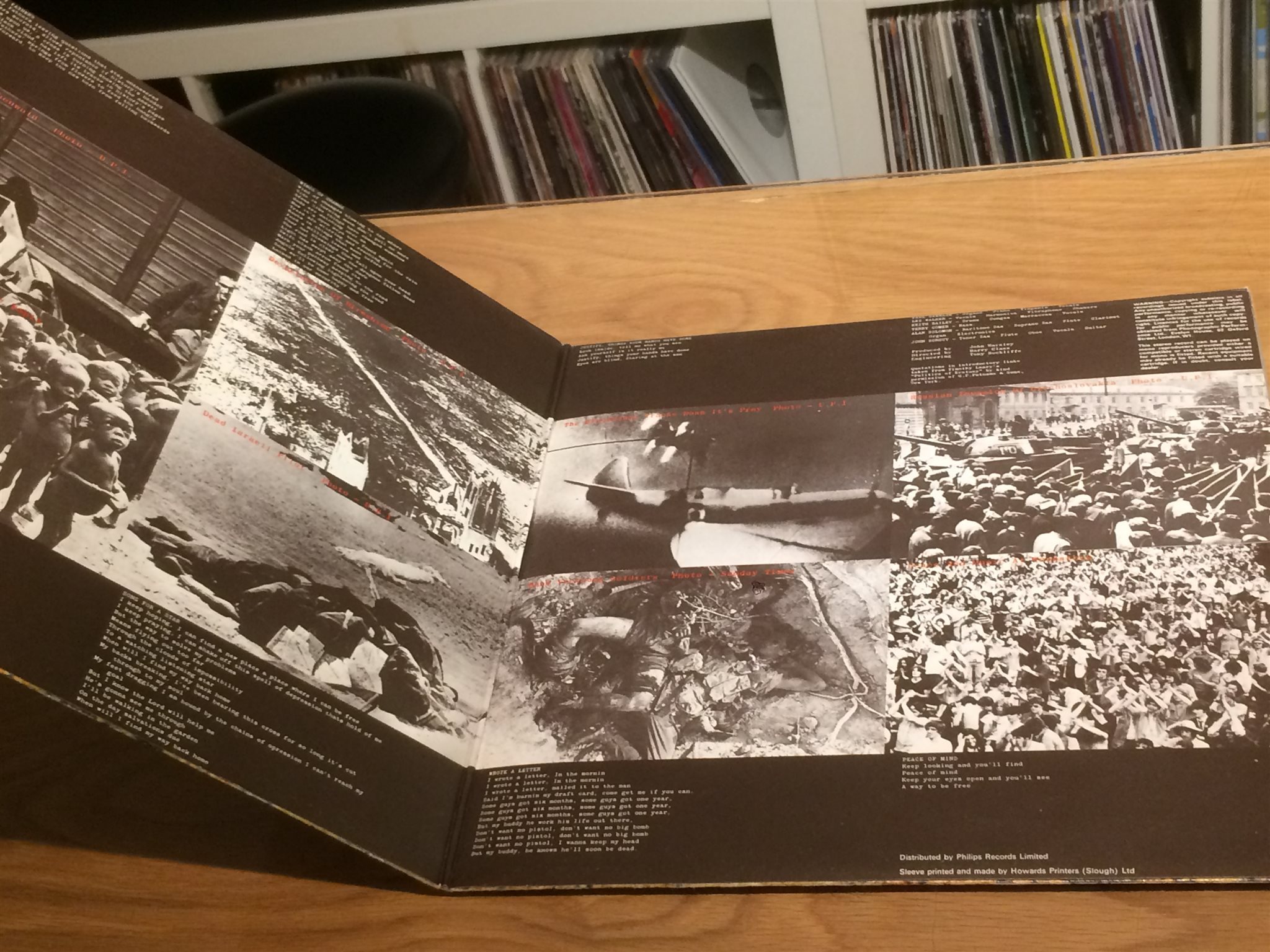 Omslagsbild för skivan WARM DUST peace for our time LP -70 UK TREND 6480 001 great album!!!!