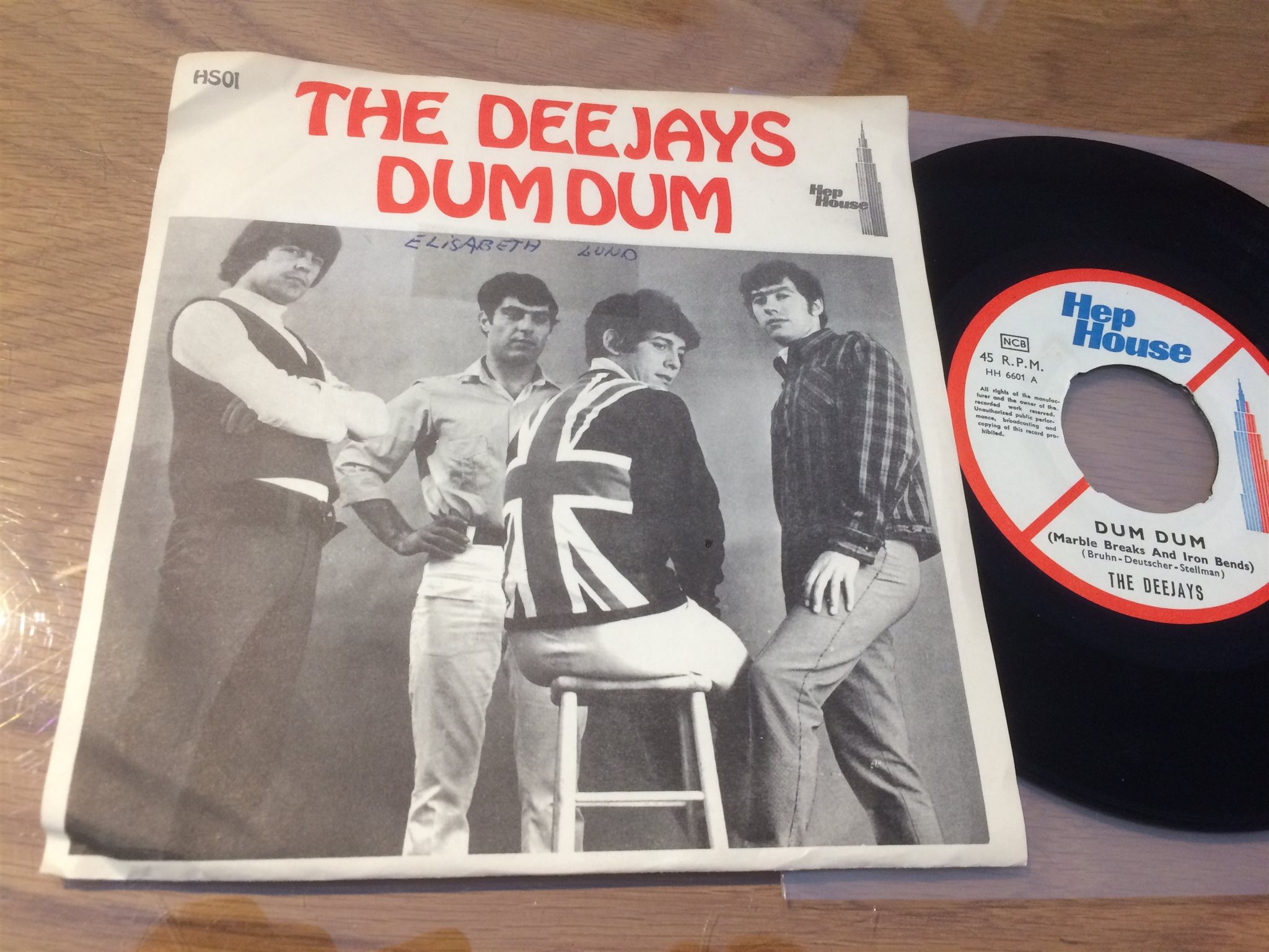 Omslagsbild för skivan THE DEE JAYS dum dum 45 Swe HEP HOUSE HS 01