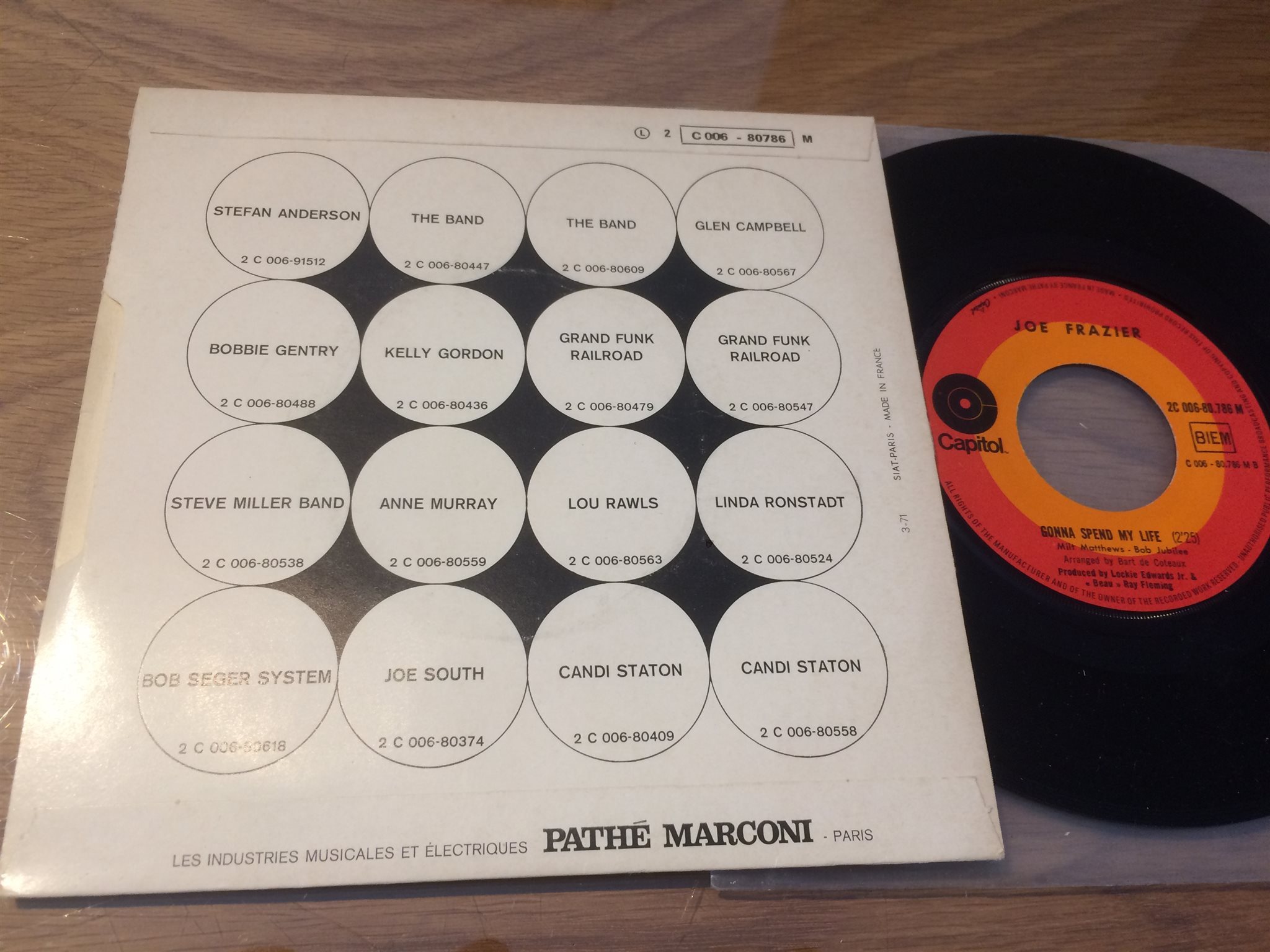 Omslagsbild för skivan JOE FRAZIER knock out drop 45 France CAPITOL C 006-80786 