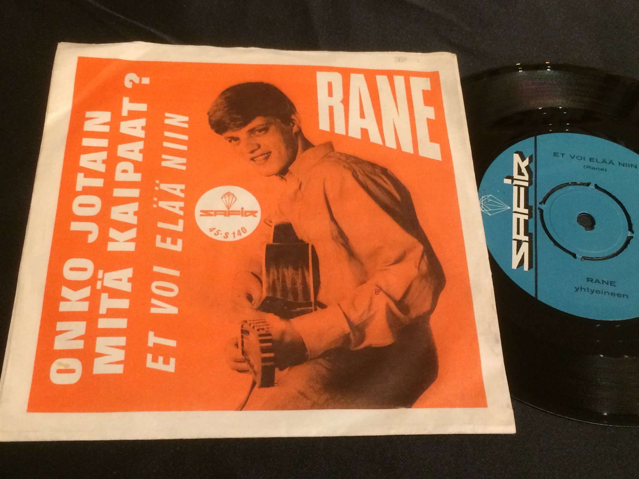 Omslagsbild för skivan RANE onko jotain mitä kaipaat 45 -66 Finland SAFIR S-140 mega rare