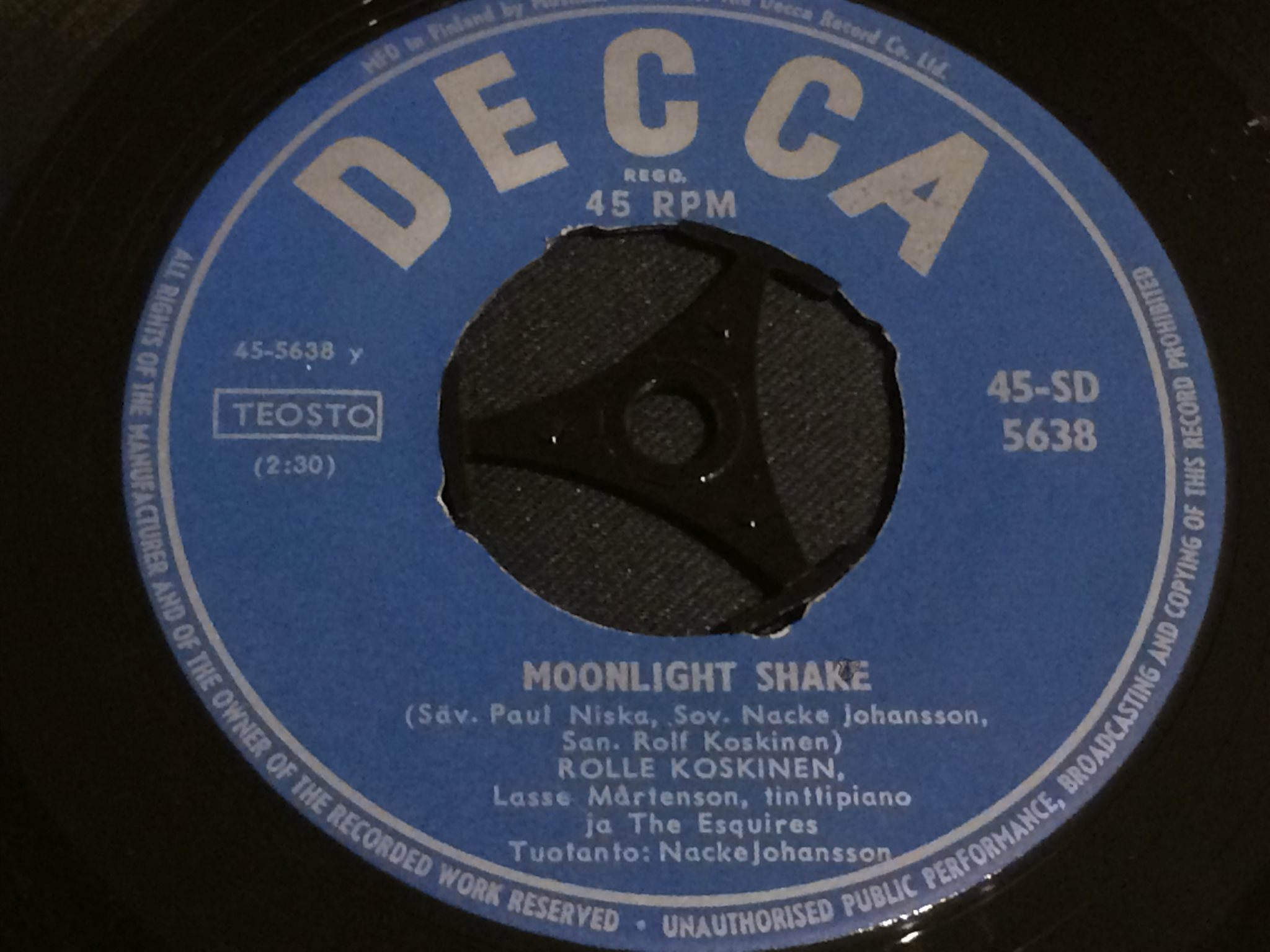 Omslagsbild för skivan ROLLE KOSKINEN shake it with me 45 -64 Finland DECCA 45-SD 5638