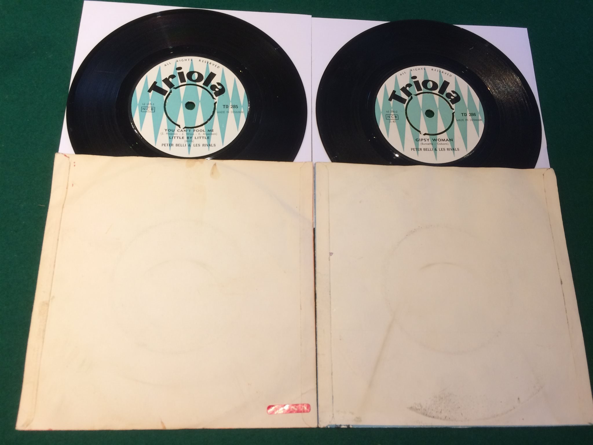 Omslagsbild för skivan PETER BELLI & LES RIVALS recorded live vol 1 & 2 7"singles TRIOLA TD 285/286