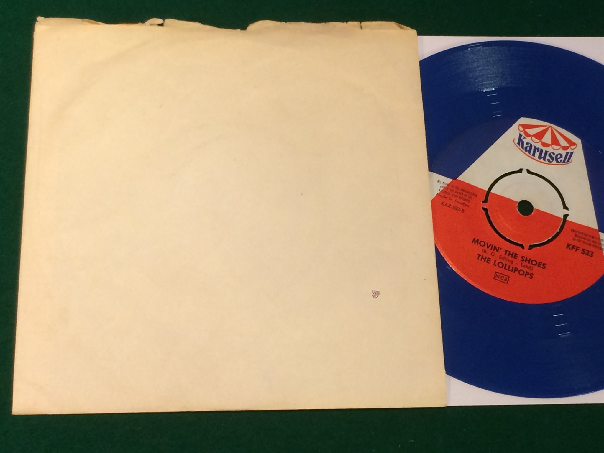 Omslagsbild för skivan THE LOLLIPOPS lollipop lips 45 60s Swe KARUSELL KFF 533 blå vinyl