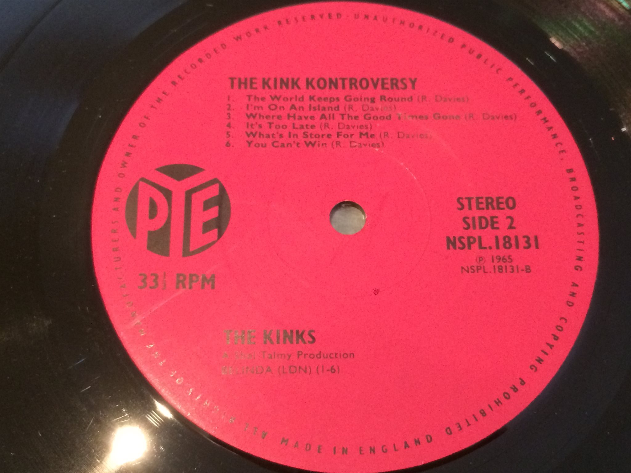 Omslagsbild för skivan THE KINKS kontroversy LP -65 UK PYE NSLP 18131