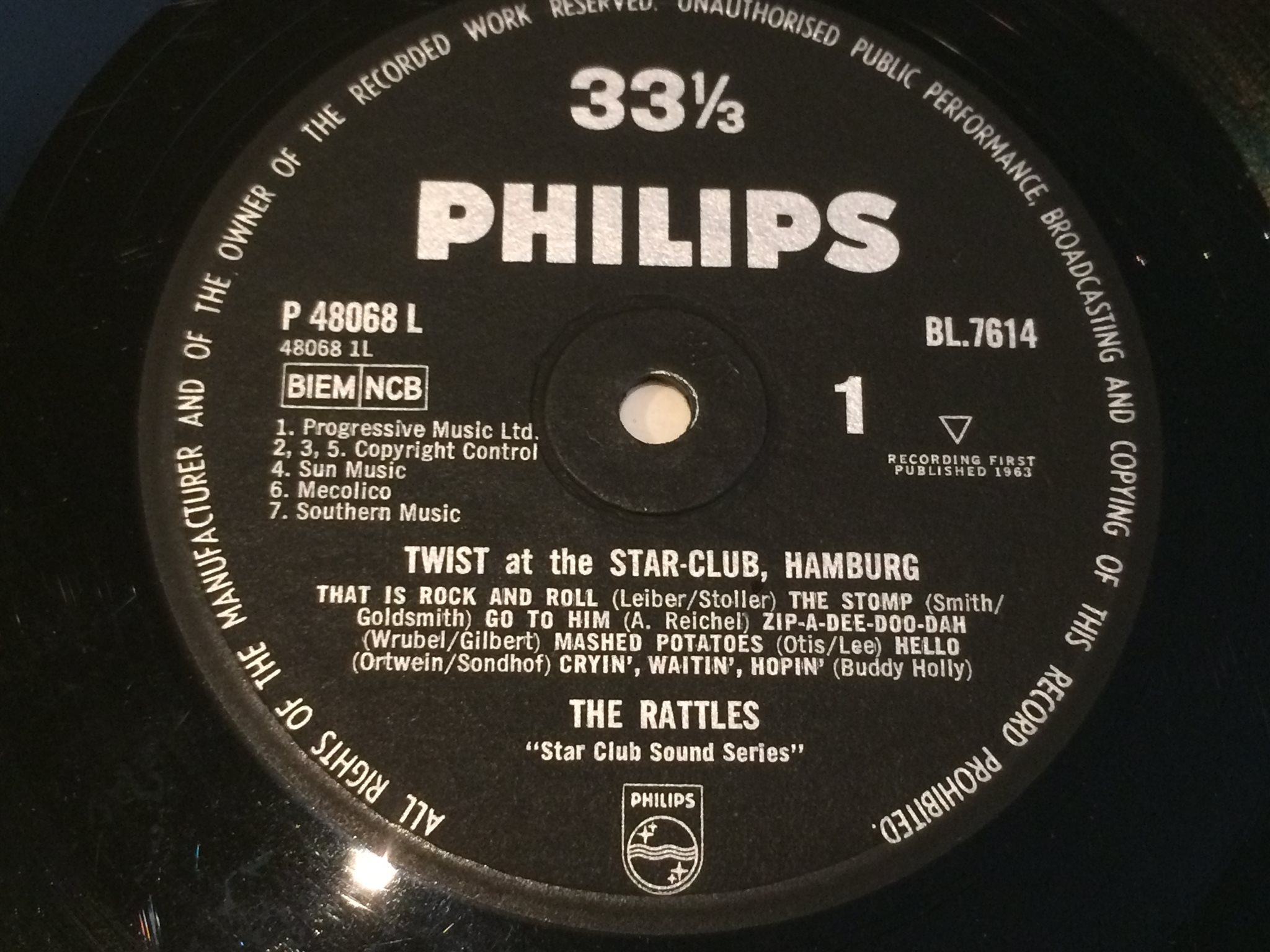 Omslagsbild för skivan THE RATTLES twist at the Star-club Hamburg LP 60s UK PHILIPS BL 7614
