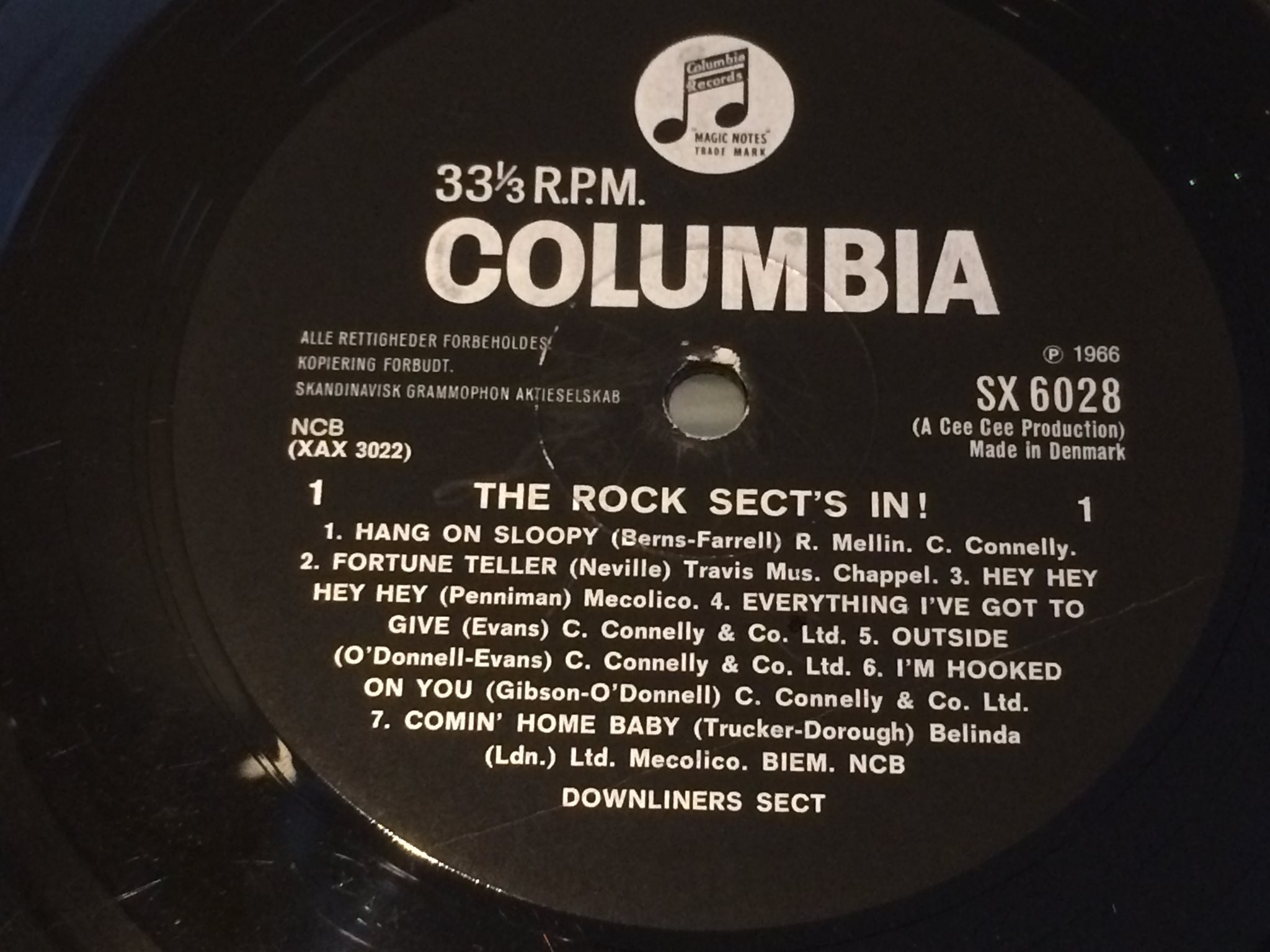 Omslagsbild för skivan DOWNLINERS SECT the rock sect's in LP danish COLUMBIA SX 6028 signed