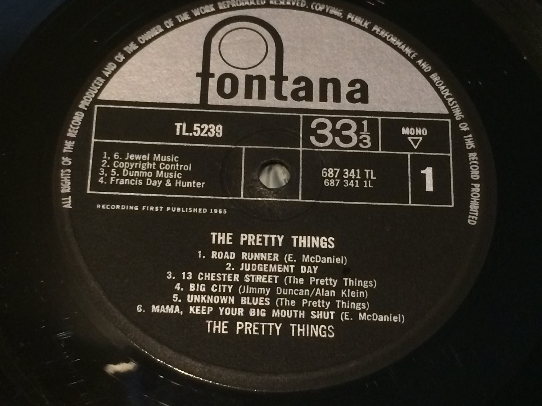 Omslagsbild för skivan THE PRETTY THINGS s/t LP  UK FONTANA TL 5239