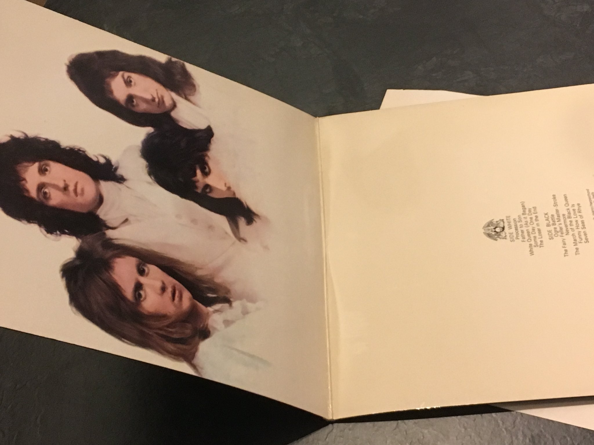 Omslagsbild för skivan QUEEN - II  LP -74 UK EMI EMA 767 