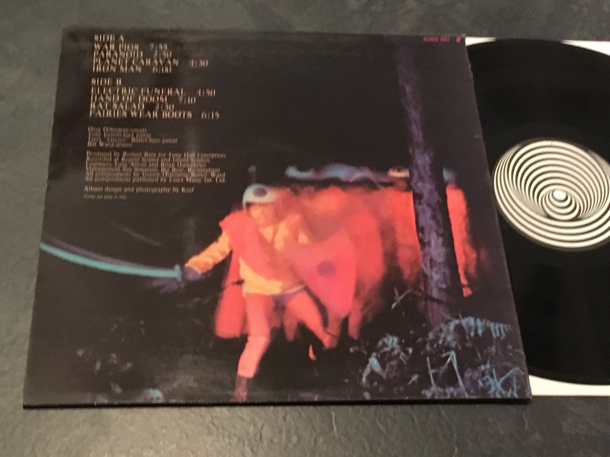 Omslagsbild för skivan BLACK SABBATH paranoid LP -70 Italy VERTIGO 6360 011 SWIRL