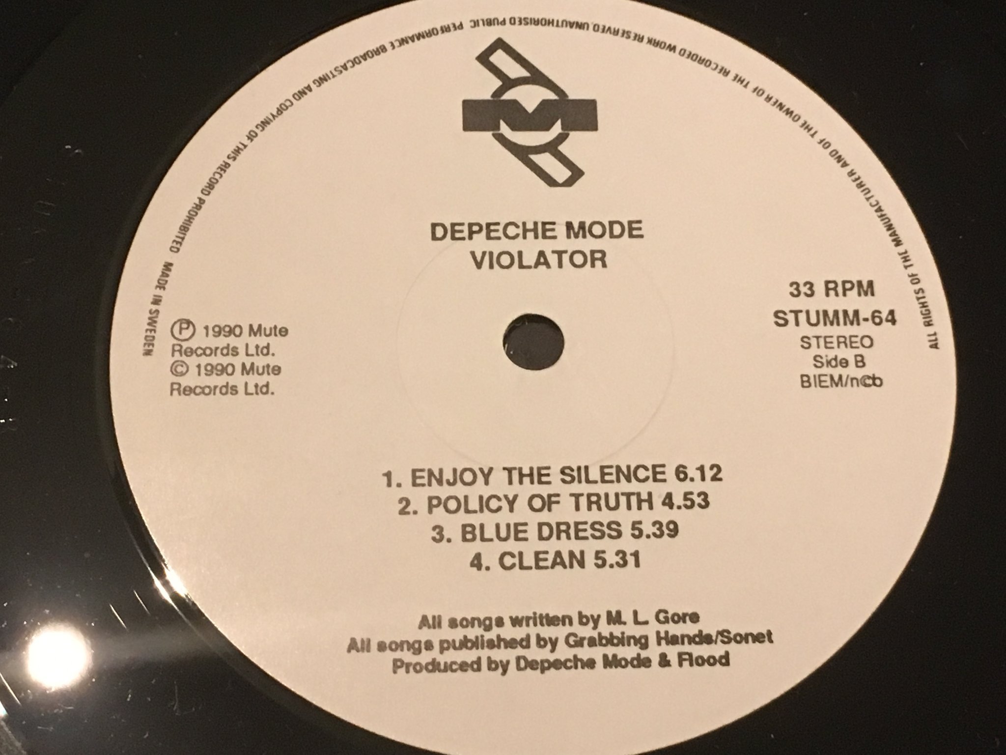 Omslagsbild för skivan DEPECHE MODE violator LP MUTE STUMM 64 