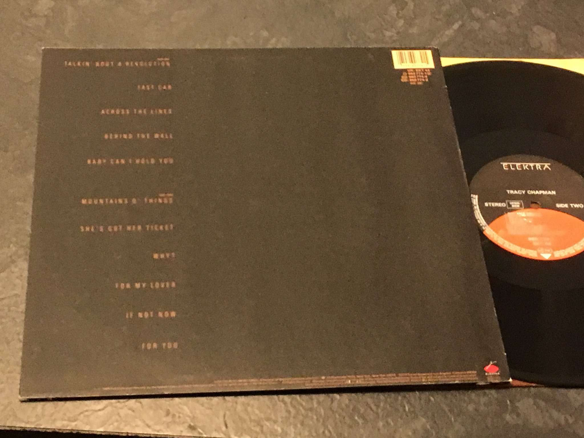 Omslagsbild för skivan TRACY CHAPMAN  s/t LP -88 Ger ELEKTRA 960774-1 great album!!!