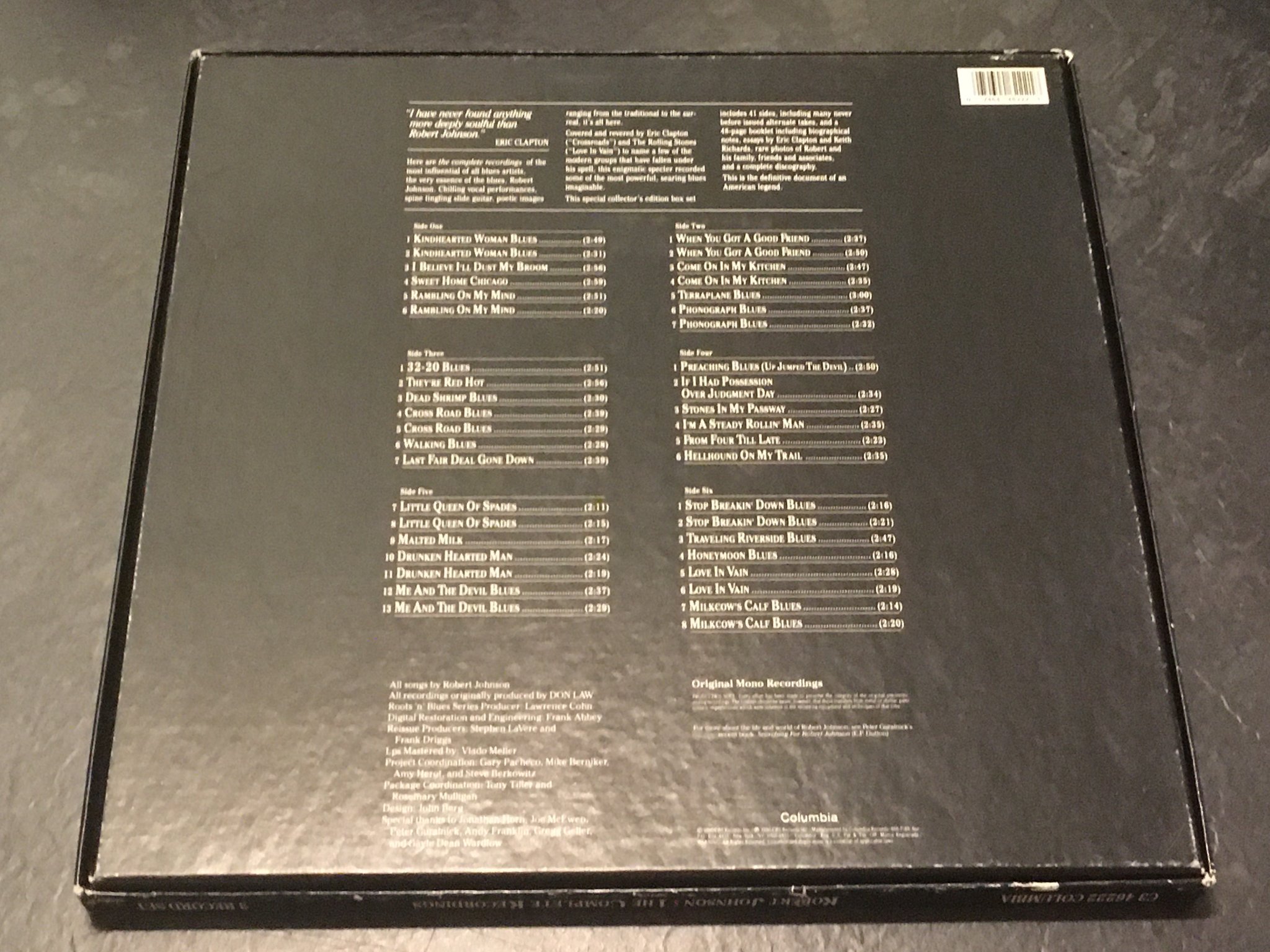 Omslagsbild för skivan ROBERT JOHNSON the complete recordings 3xLP BOX -90 US COLUMBIA C3 46222 