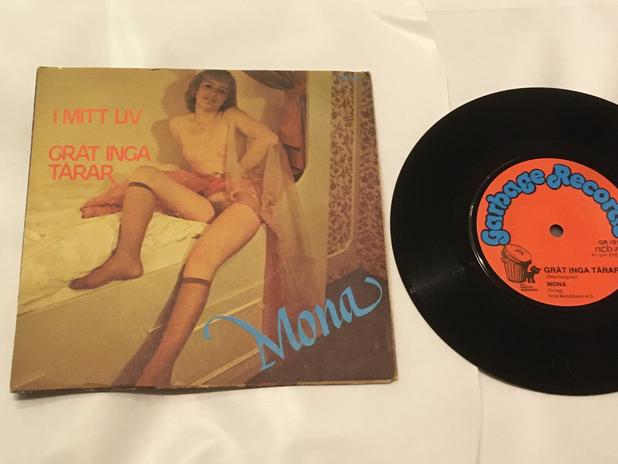 Omslagsbild för skivan MONA i mitt liv 7”single -77 Norway GARBAGE GB 101