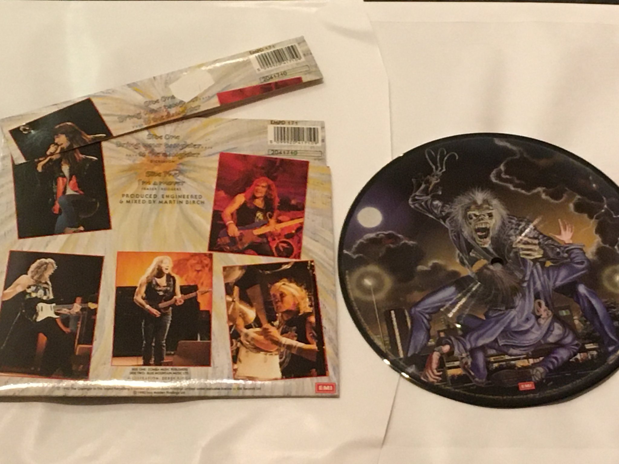 Omslagsbild för skivan IRON MAIDEN bring your daughter 7”single picture disc ”brain pack” rare 