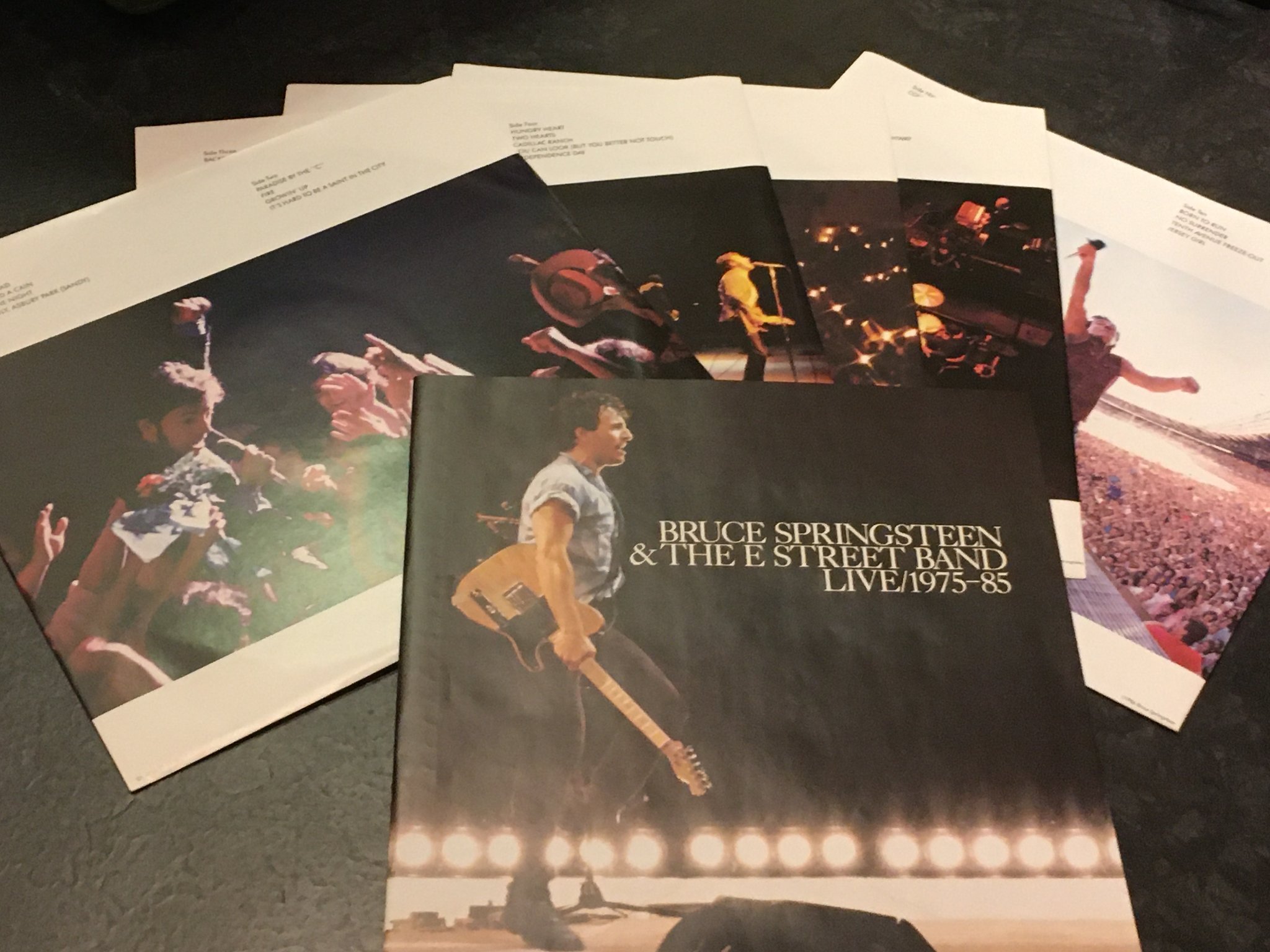 Omslagsbild för skivan BRUCE SPRINGSTEEN & THE E STREET BAND live 1975-85 5xLP box CBS 450227 1