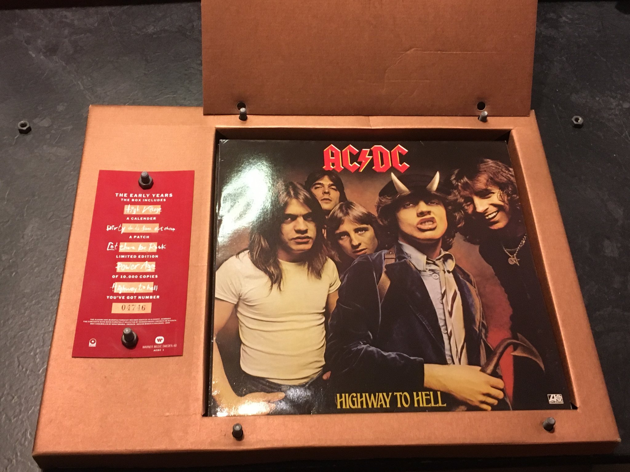 Omslagsbild för skivan AC/DC the early years 5xLP box set LIMITED & NUMBERED #04746 rare!!!
