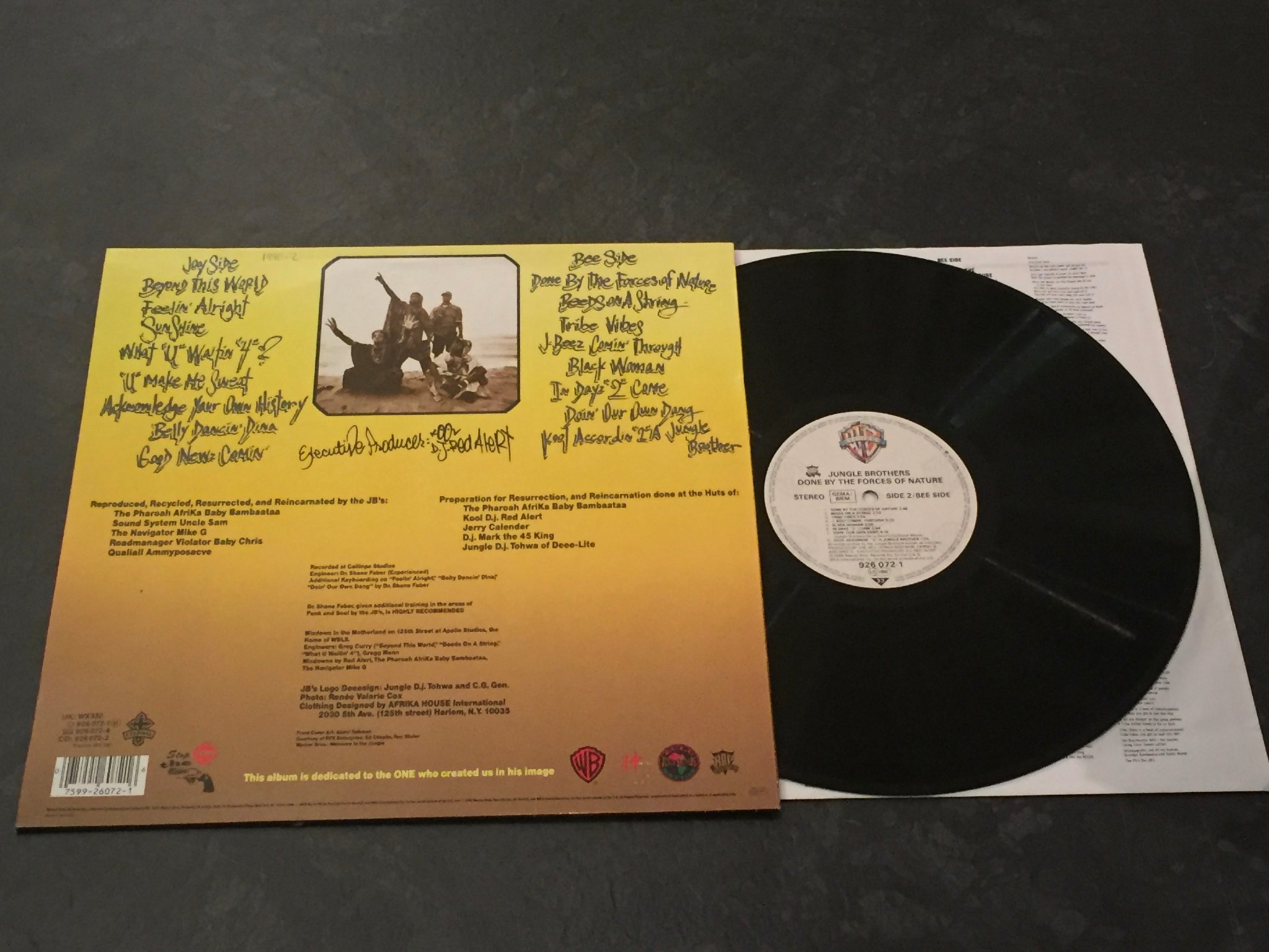 Omslagsbild för skivan JUNGLE BROTHERS forces of nature LP -89 Ger WARNER BROS 9 26072-1