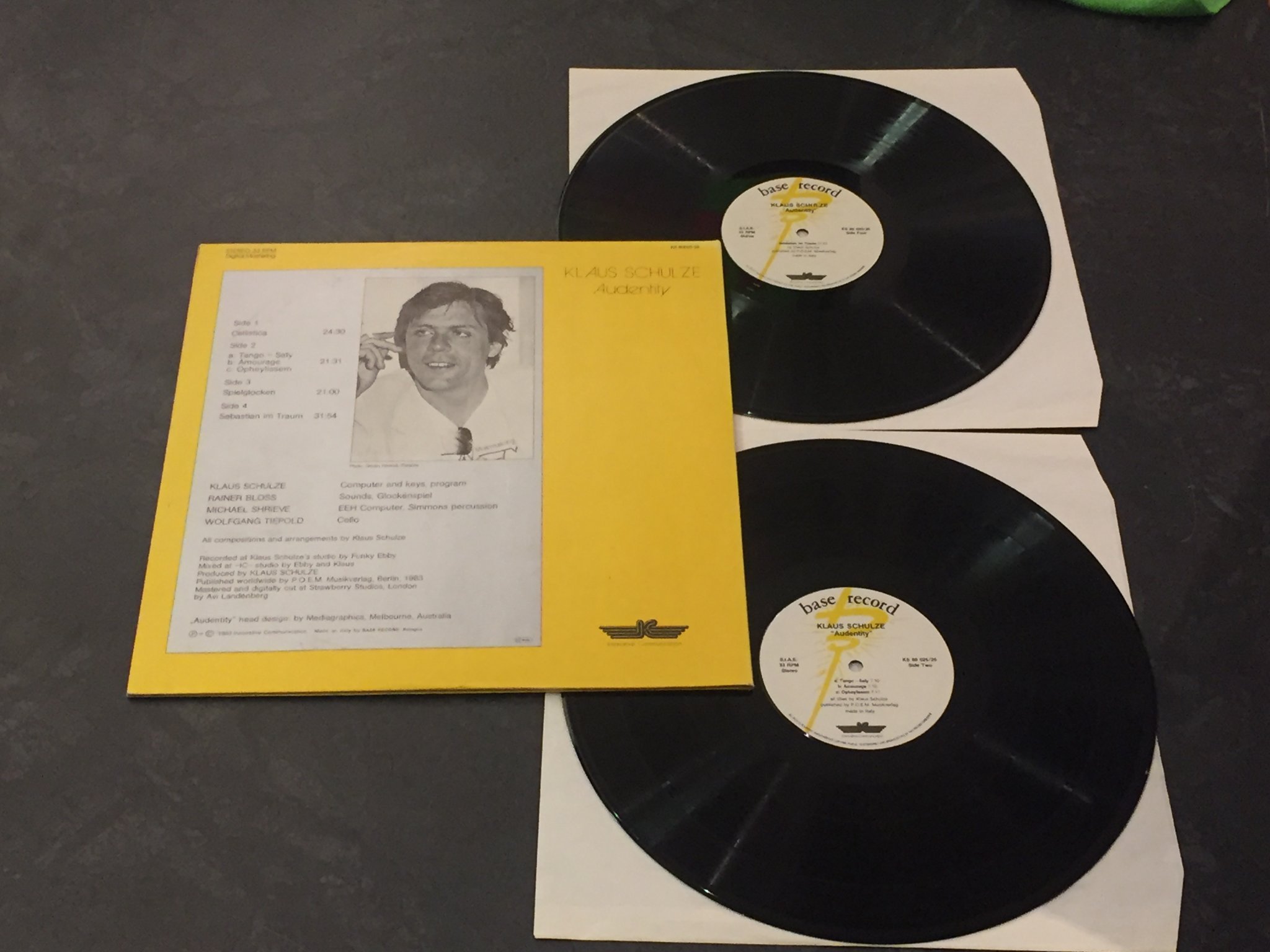 Omslagsbild för skivan KLAUS SCHULZE audentity 2xLP -83 Ita BASE KS 80025-26