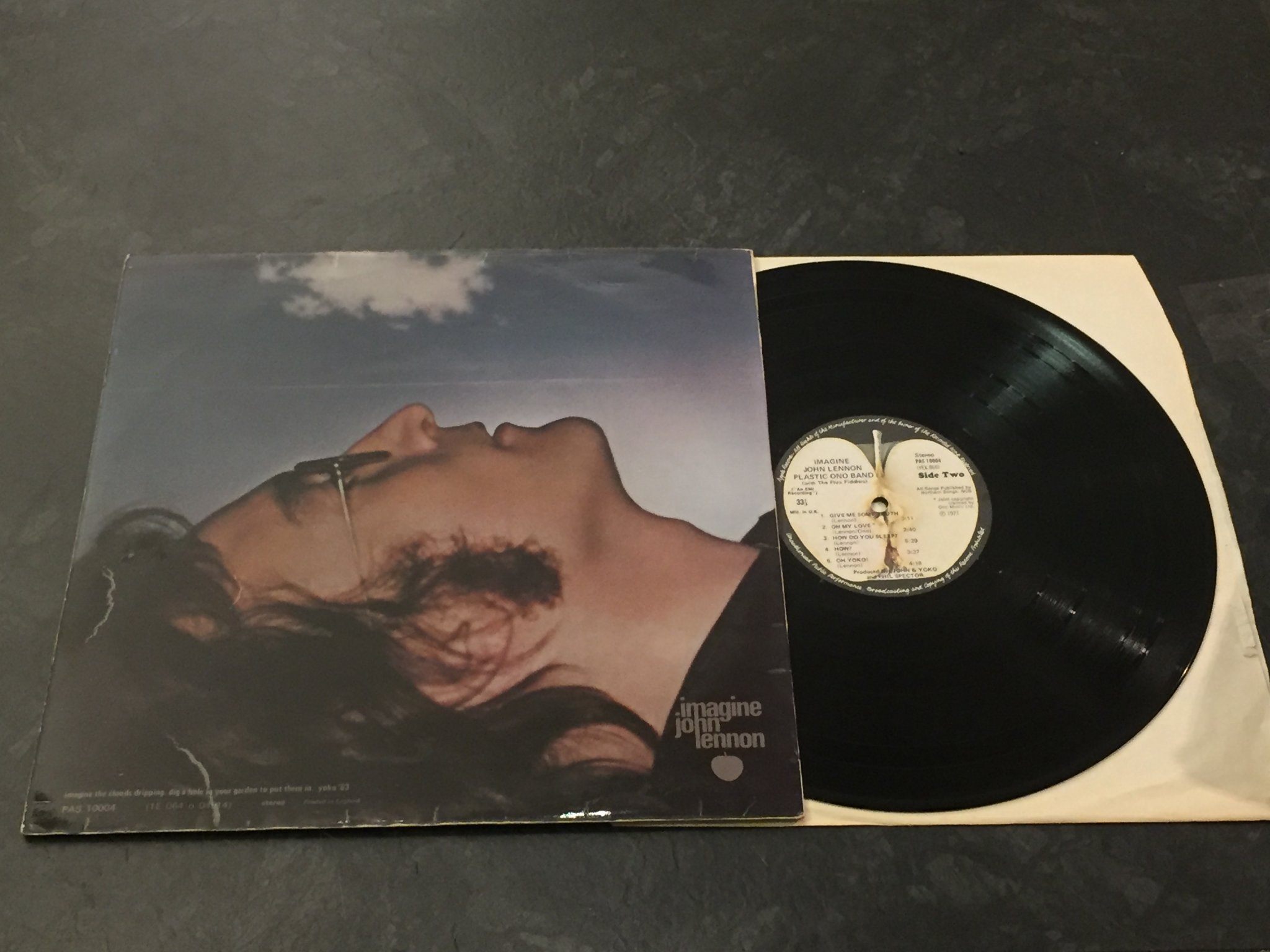 Omslagsbild för skivan JOHN LENNON imagine LP -71 UK APPLE PAS 10004 w/ POSTER
