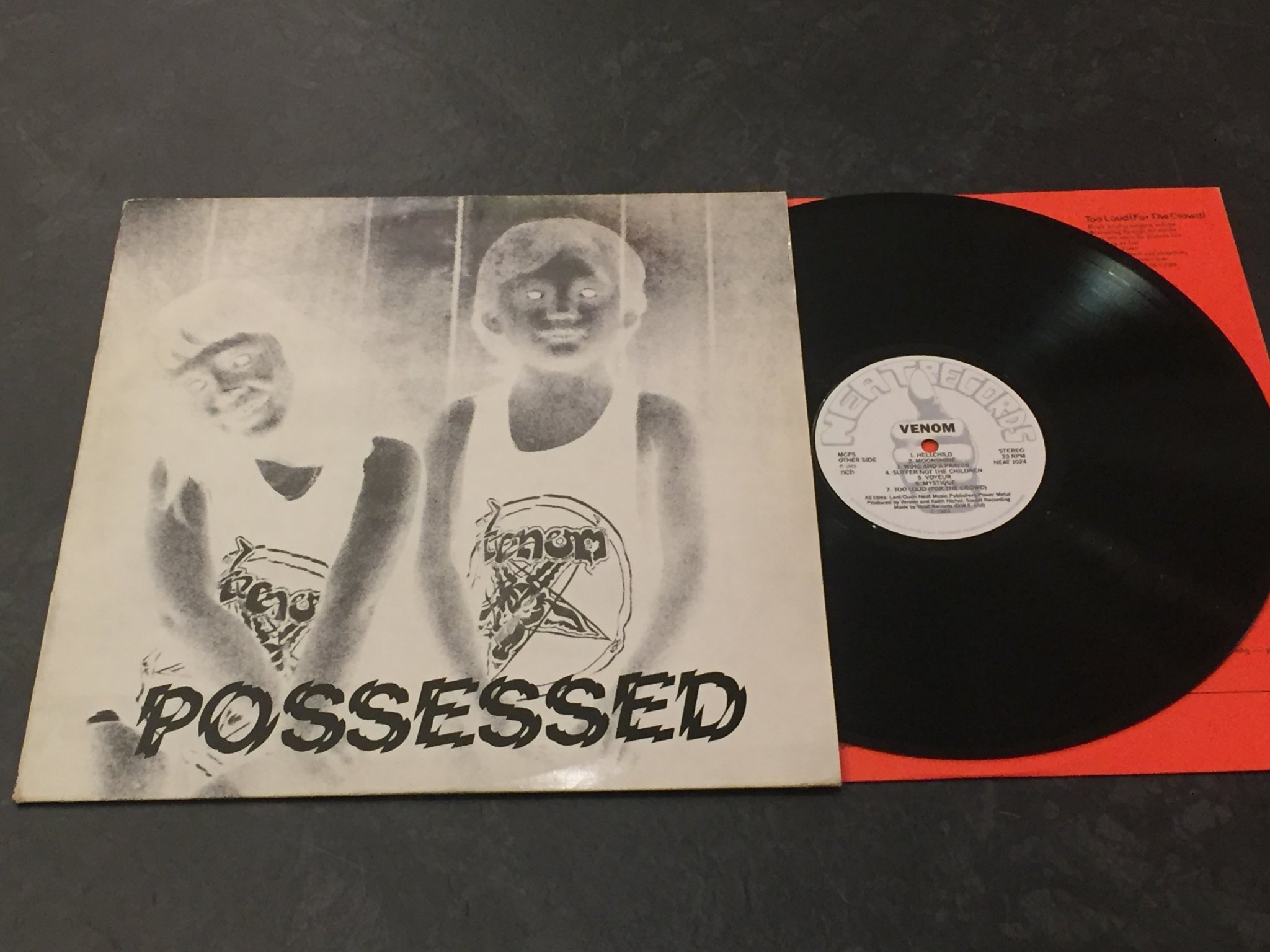 Omslagsbild för skivan VENOM possessed LP -85 Swe NEAT RECORDS NEAT 1024