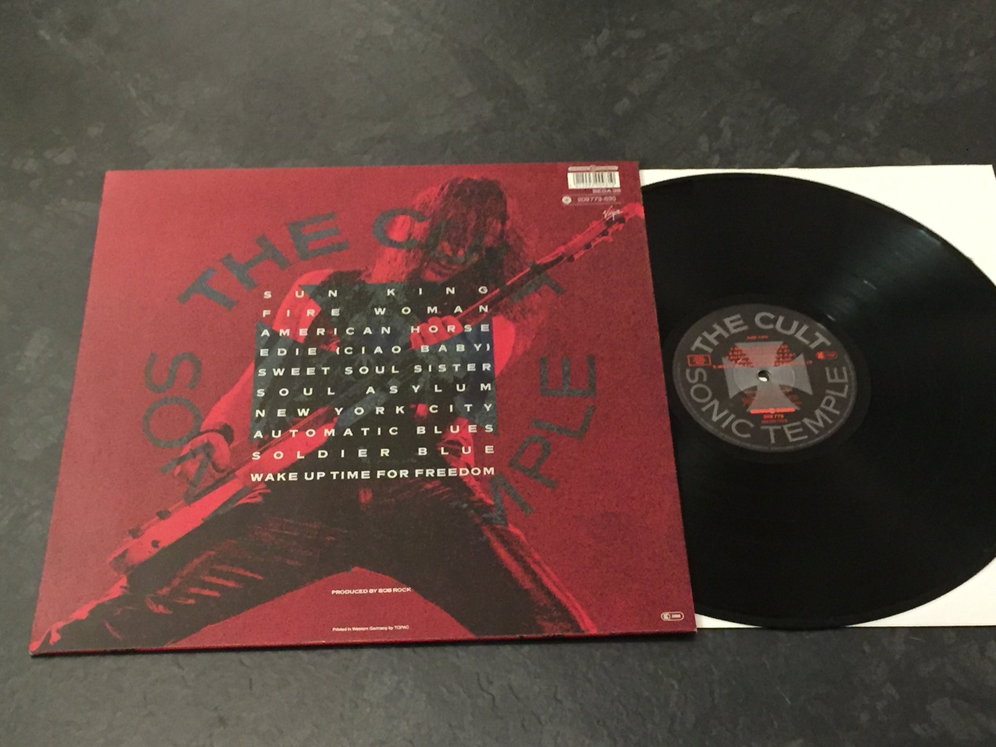Omslagsbild för skivan THE CULT sonic temple LP -89 VIRGIN 209 779