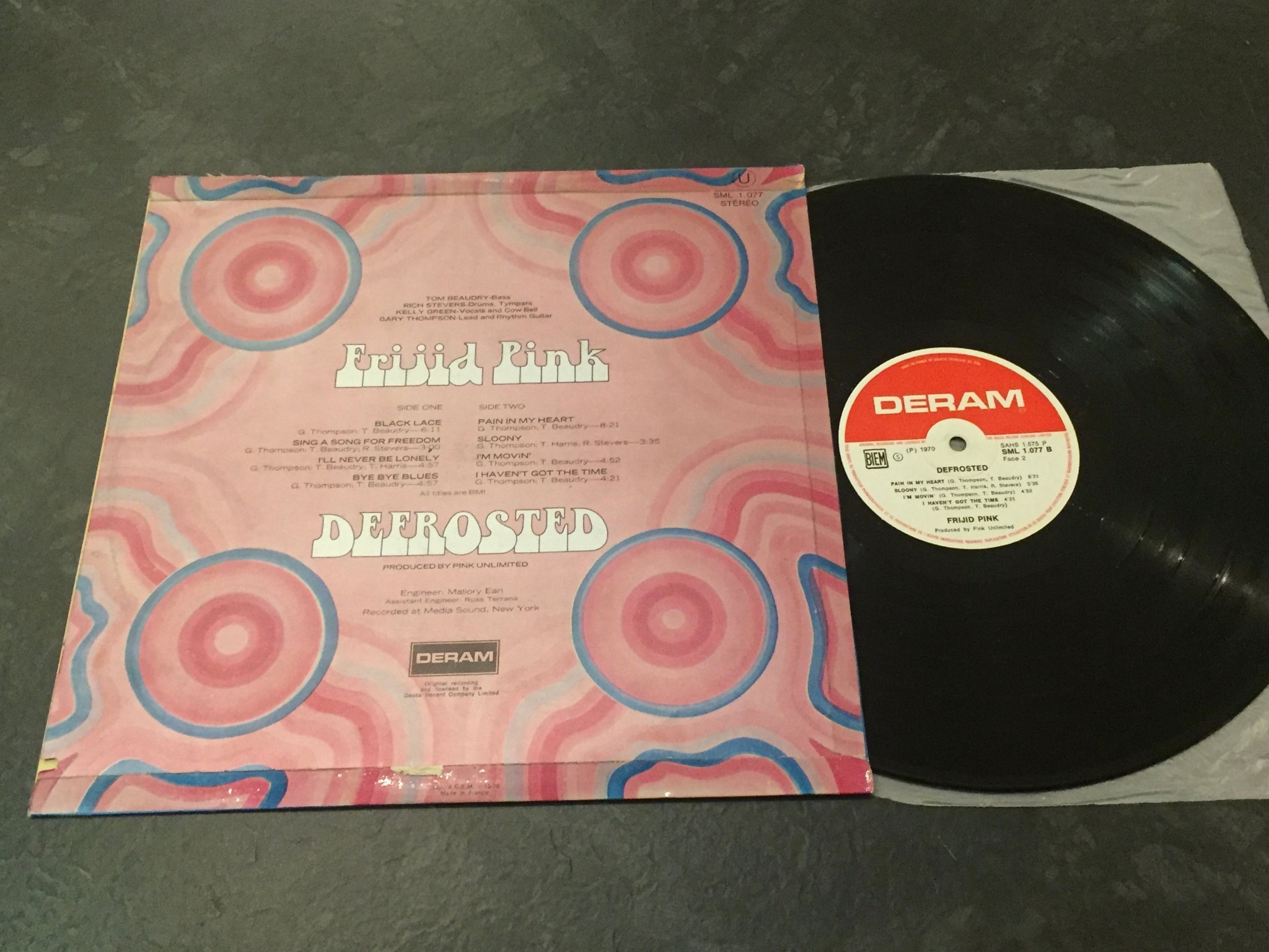 Omslagsbild för skivan FRIJID PINK defrosted LP -70 France DERAM SML 1.077