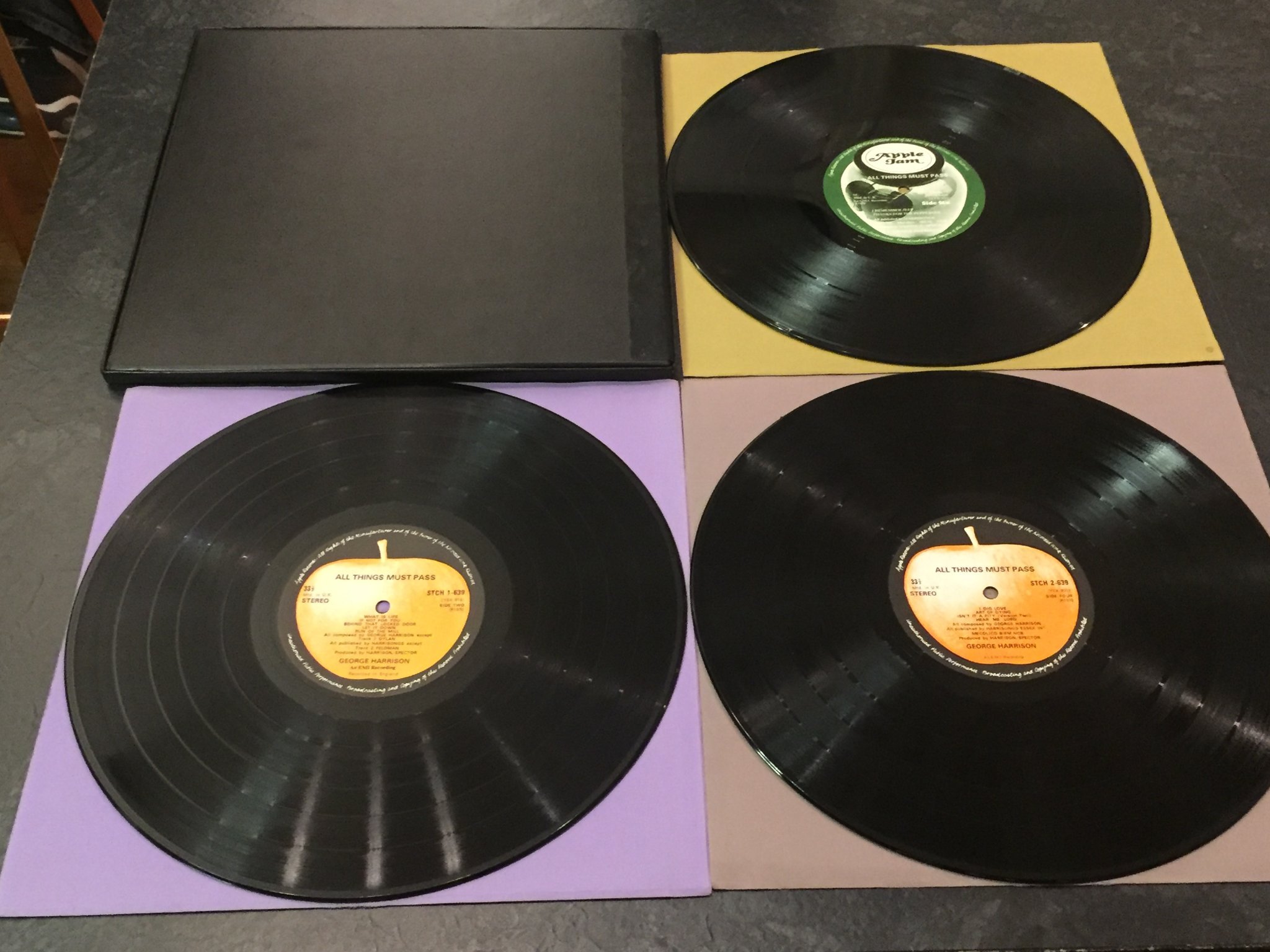 Omslagsbild för skivan GEORGE HARRISON all things must pass BOX -70 UK APPLE STCH 639