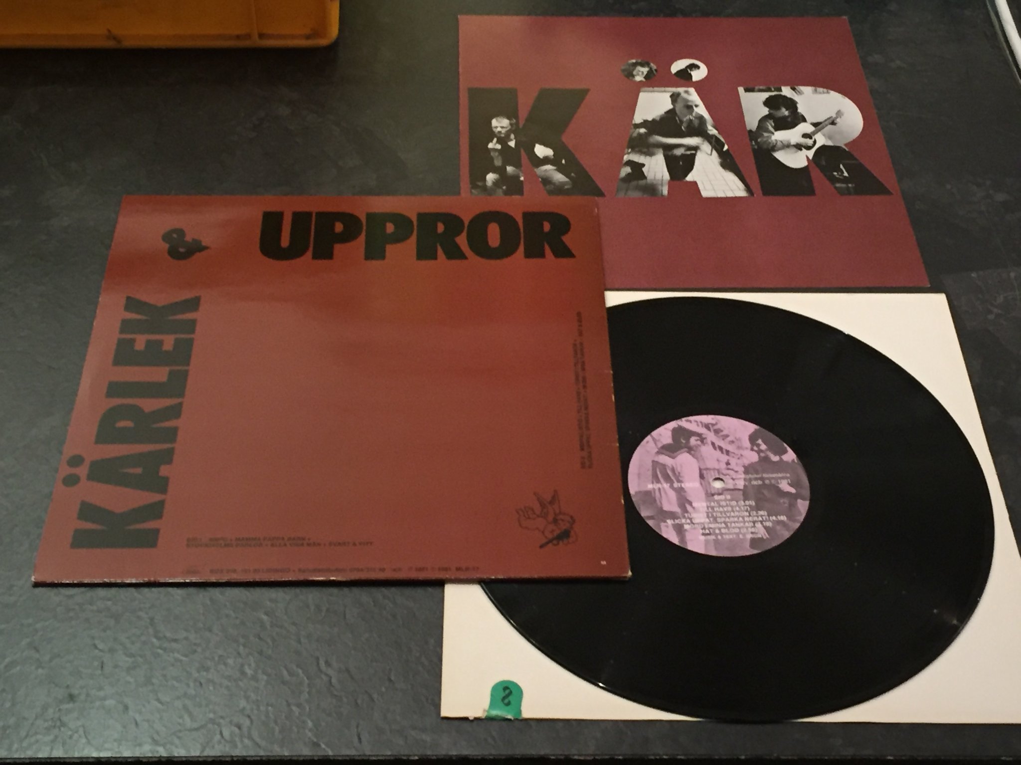 Omslagsbild för skivan EBBA GRÖN Kärlek & Uppror LP -81 Swe MISTLUR MLR-17 