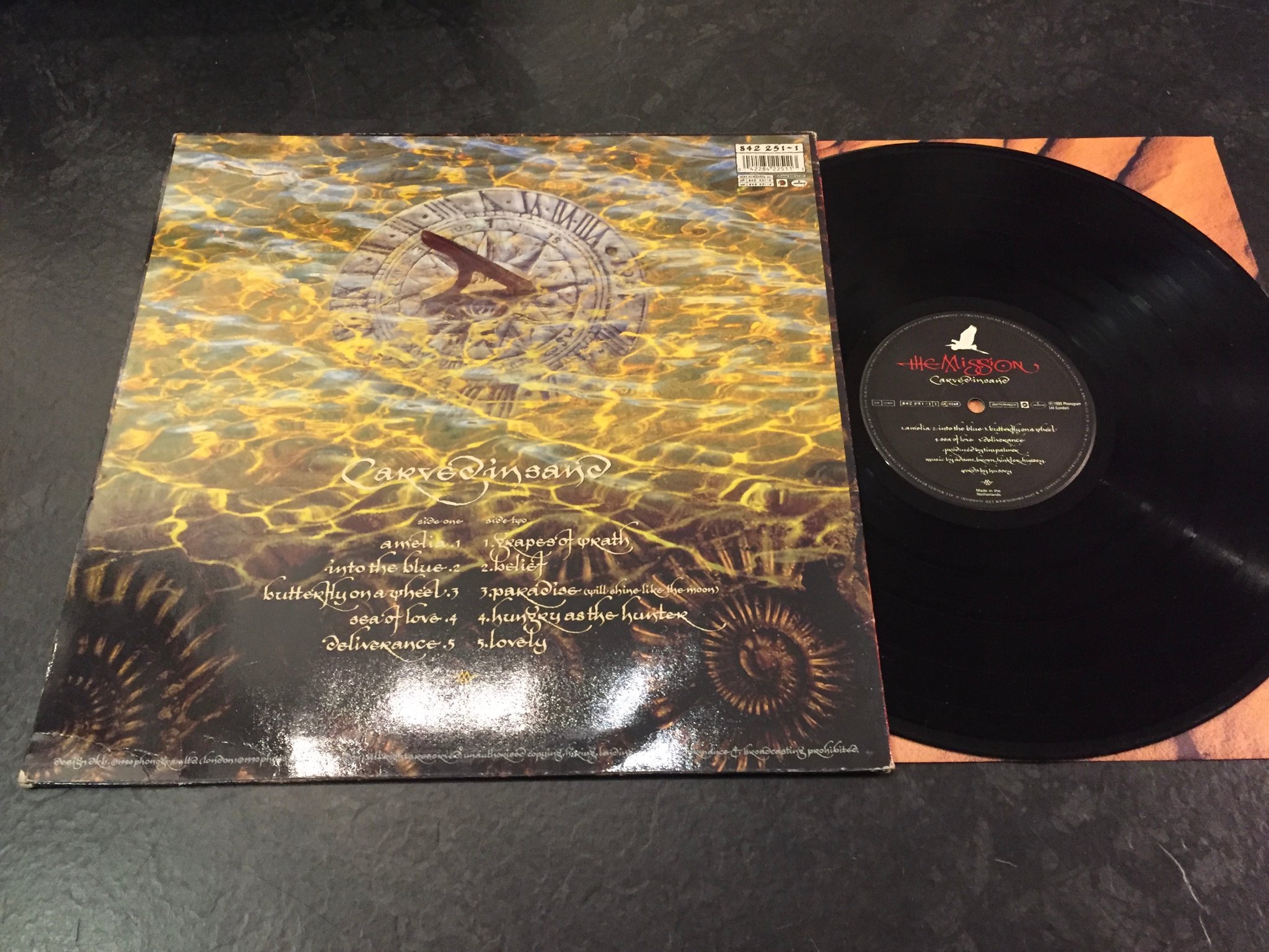 Omslagsbild för skivan THE MISSION Carved In Sand LP -90 MECURY 842 251-1