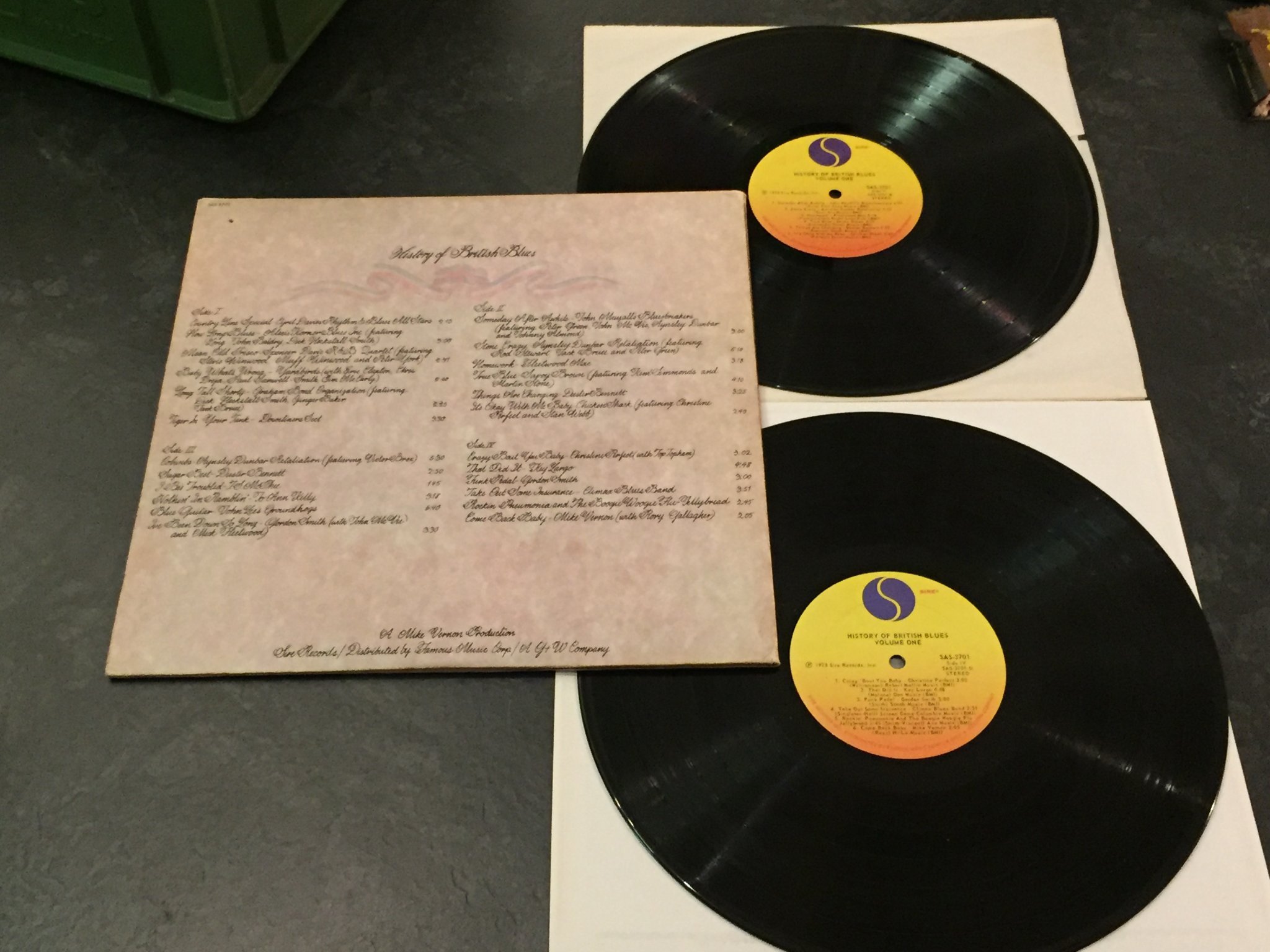 Omslagsbild för skivan VARIOUS history of British blues 2xLP -73 US SIRE SAS 3701