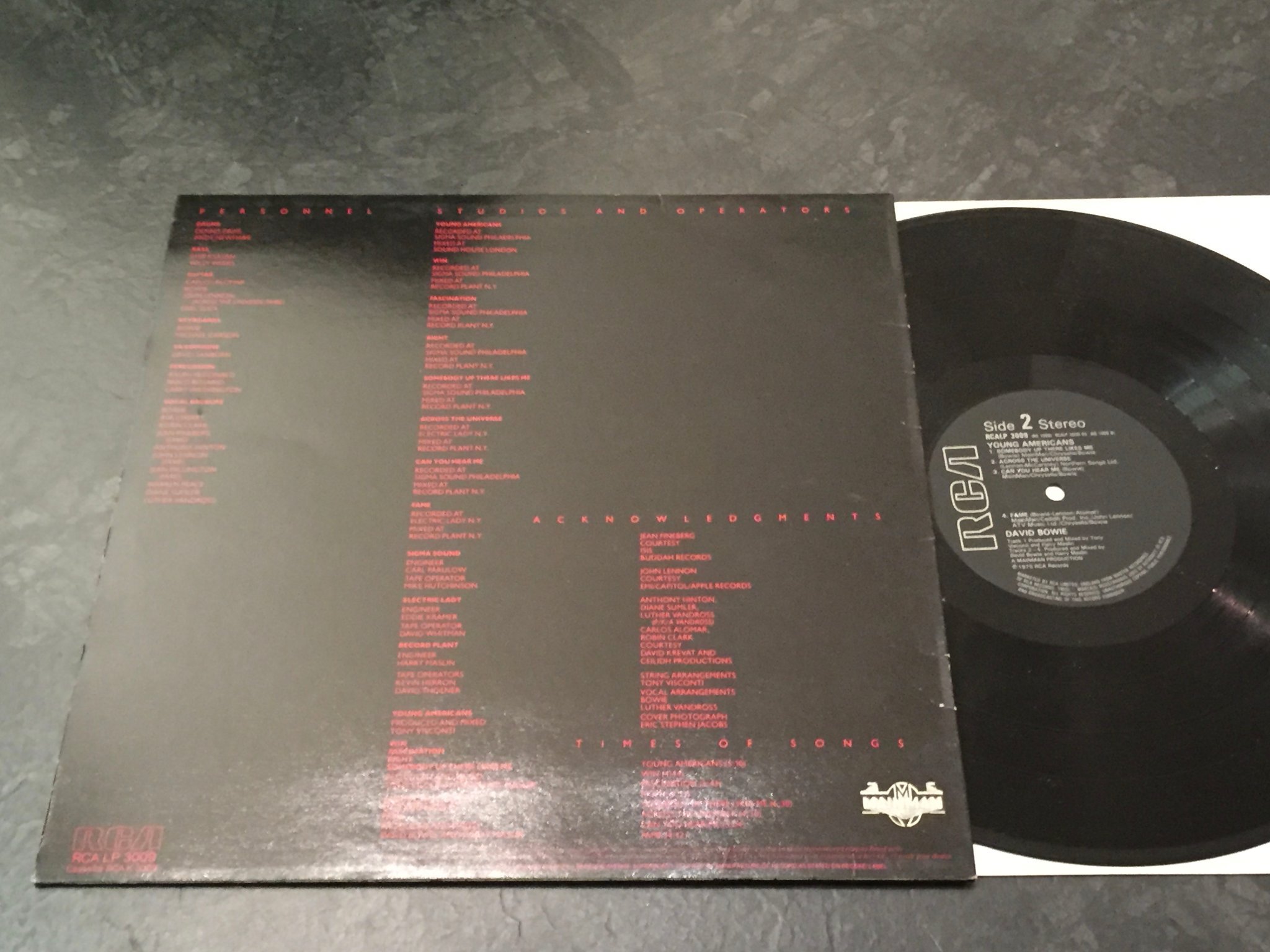 Omslagsbild för skivan DAVID BOWIE young americans LP RCA RCALP 3009