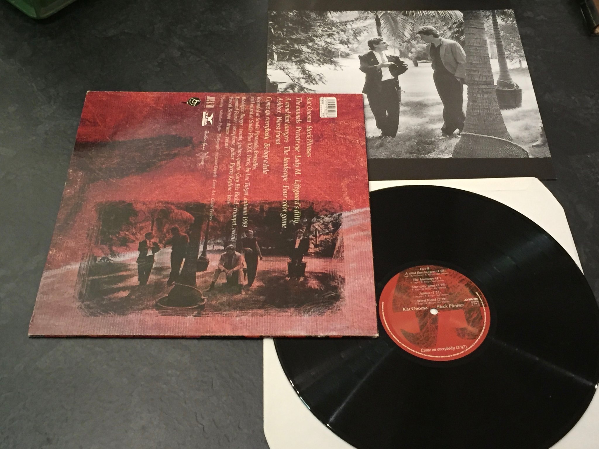 Omslagsbild för skivan KAT ONOMA Stock Phrases LP -89 Fra JUST’IN JD 360286