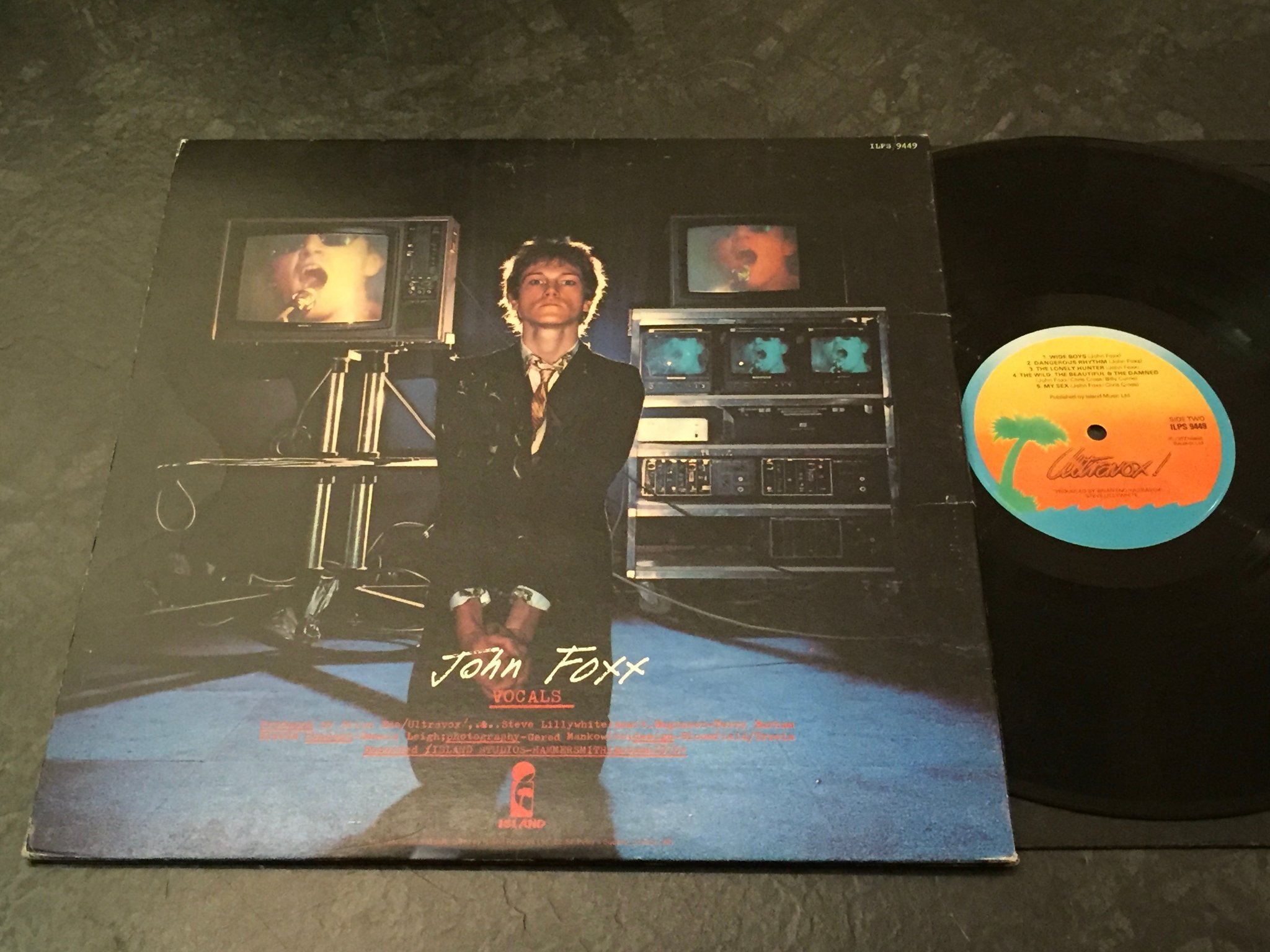 Omslagsbild för skivan ULTRAVOX Ultravox! LP -77 UK ISLAND ILPS 9449