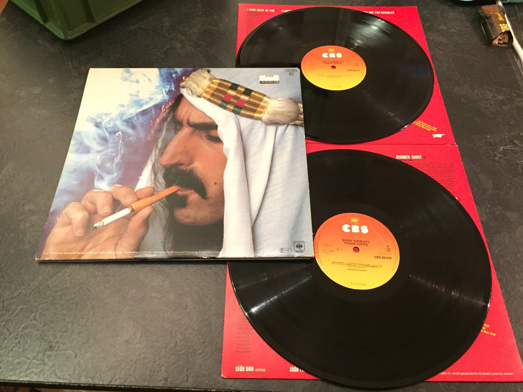 Omslagsbild för skivan FRANK ZAPPA Sheik Yerbouti 2xLP -79 CBS CBS 88339