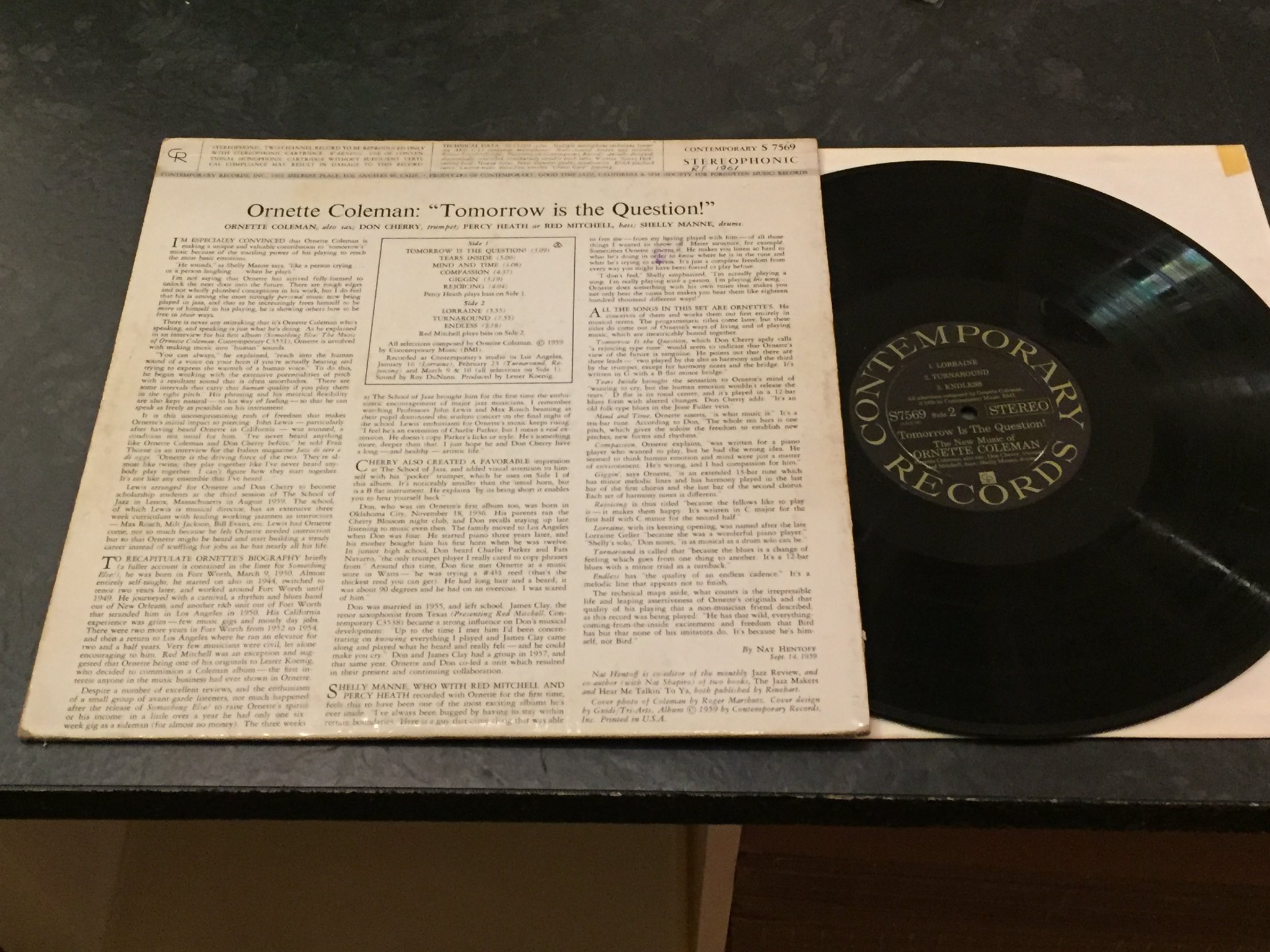 Omslagsbild för skivan ORNETTE COLEMAN tomorrow is the question LP -59 US CONTEMPORARY S7569