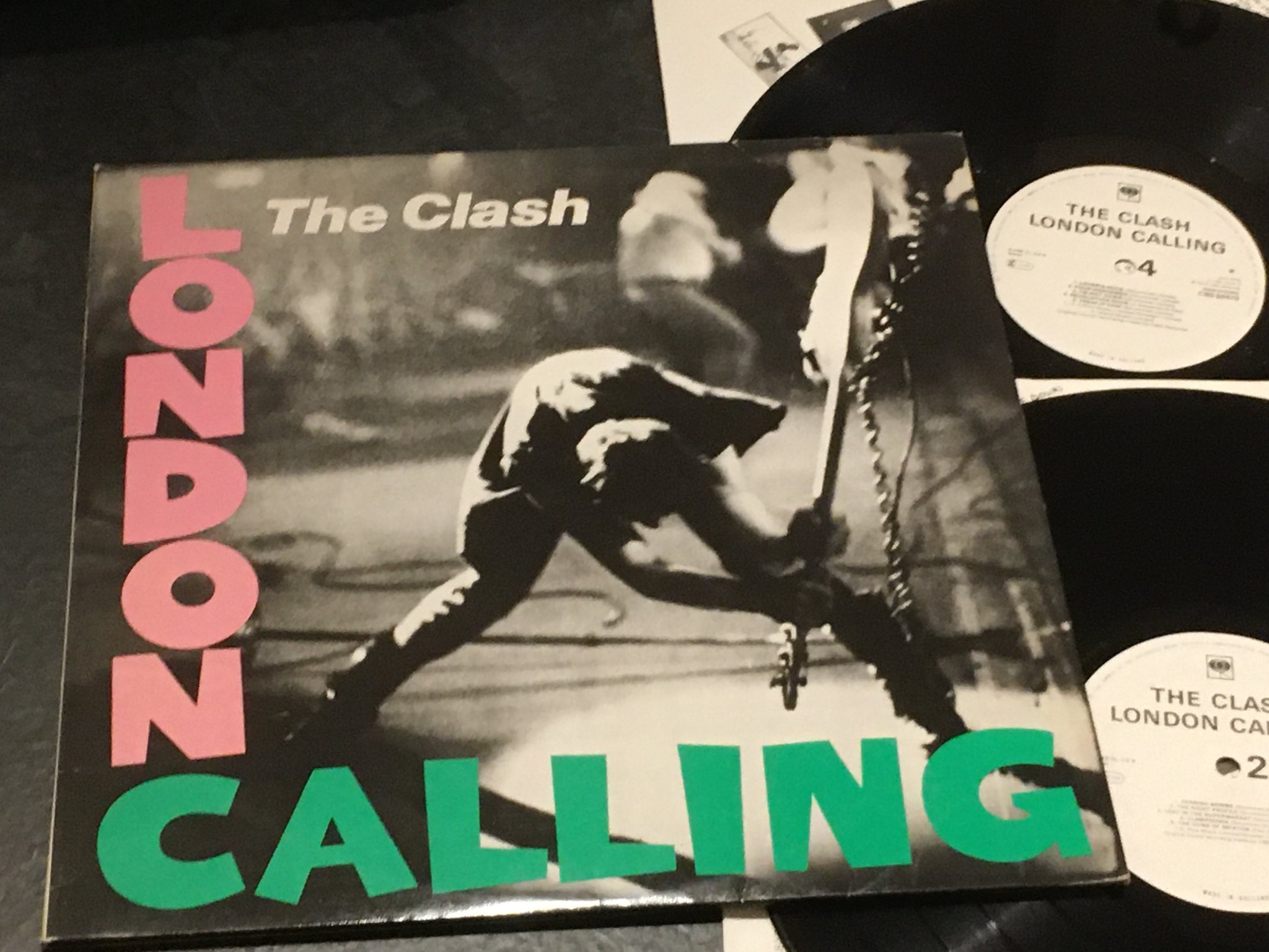 Omslagsbild för skivan THE CLASH London calling 2xLP -79 CBS CBS 88478