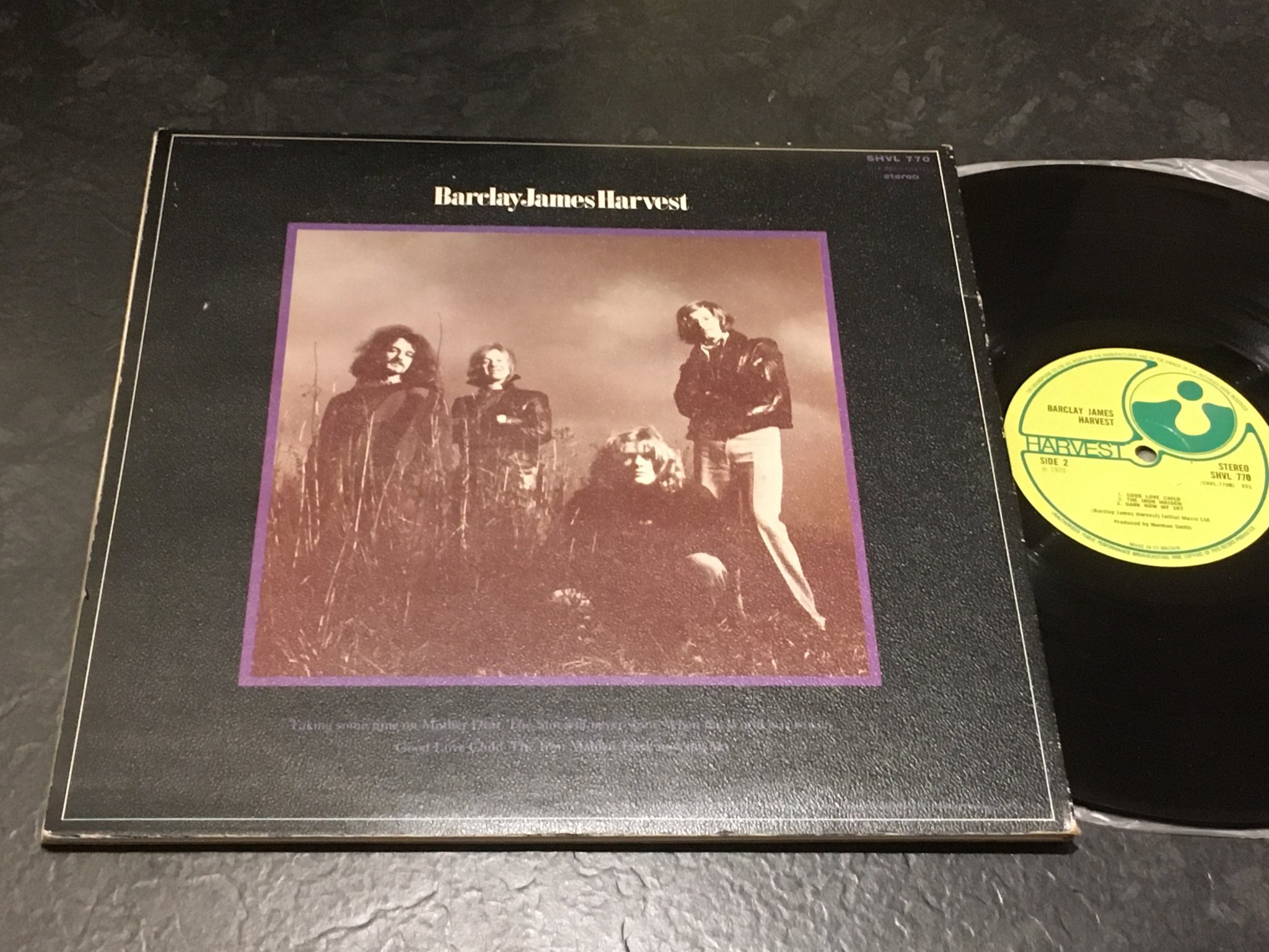 Omslagsbild för skivan BARCLAY JAMES HARVEST s/t LP -70 UK HARVEST SHVL 770 