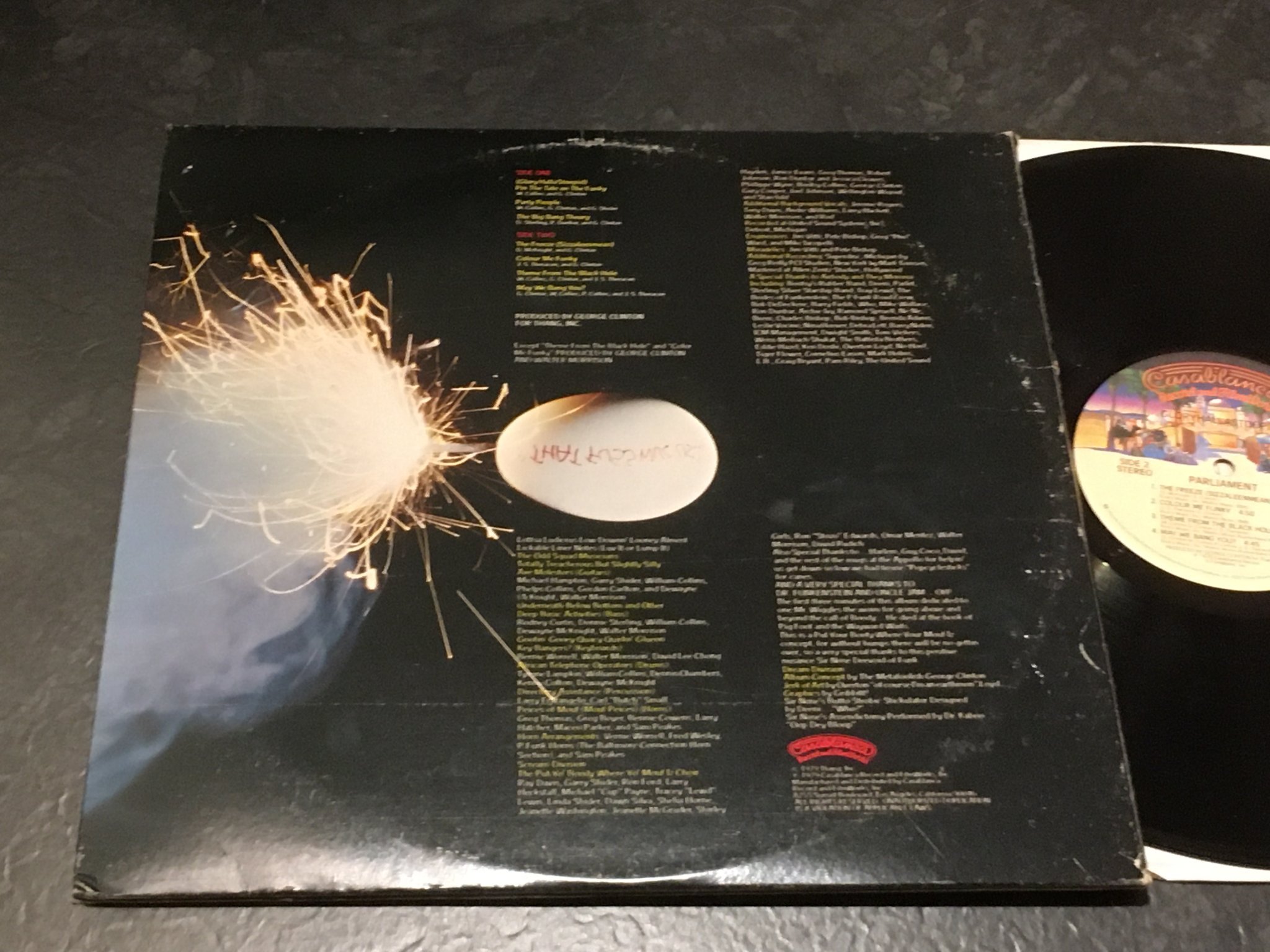 Omslagsbild för skivan PARLIAMENT GloryHallaStoopid LP -79 US CASABLANCA NBLP 7195