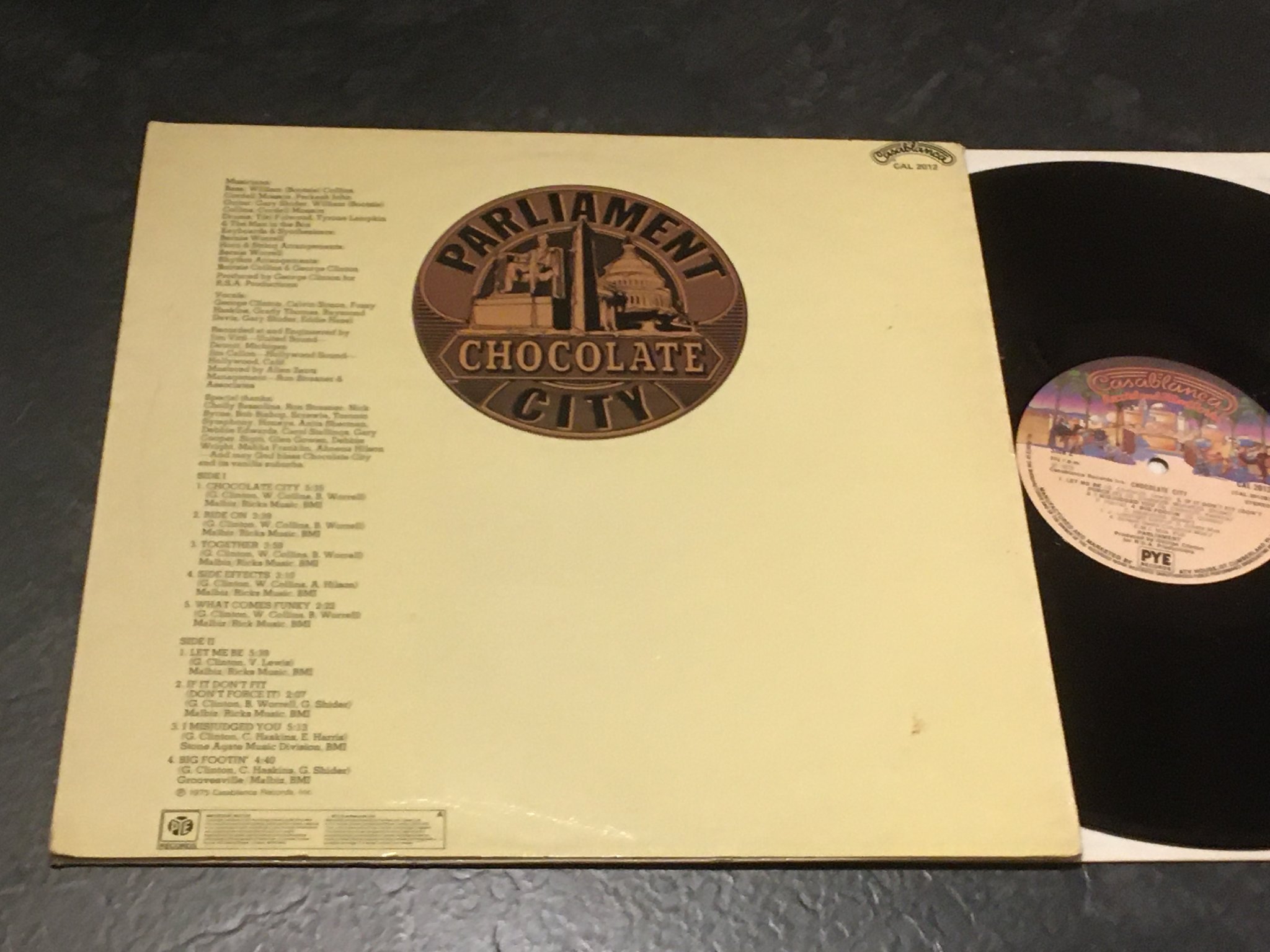 Omslagsbild för skivan PARLIAMENT chocolate city LP -75 UK CASABLANCA CAL 2012