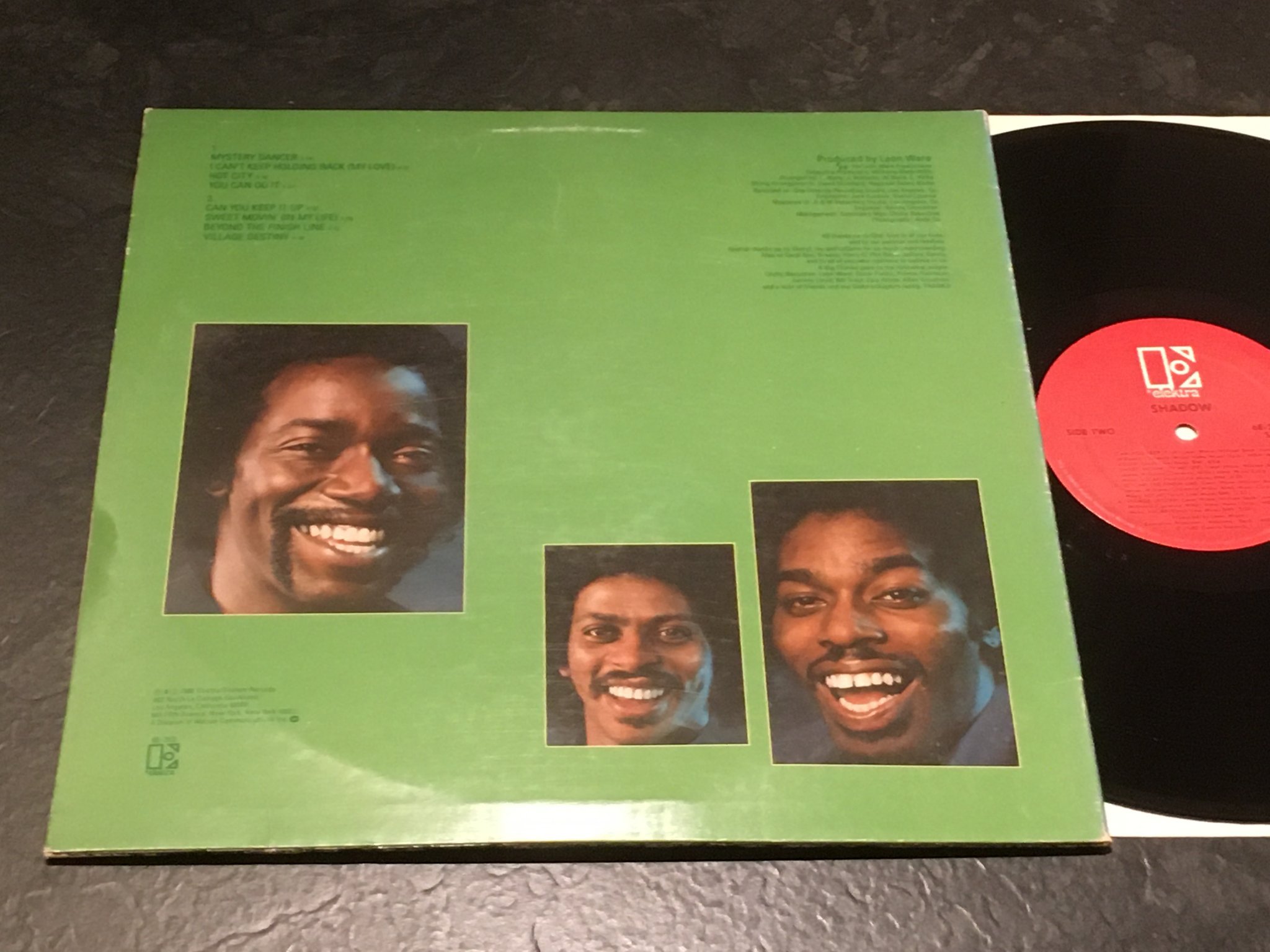 Omslagsbild för skivan SHADOW s/t LP -80 ELEKTRA 6E-293 soul funk