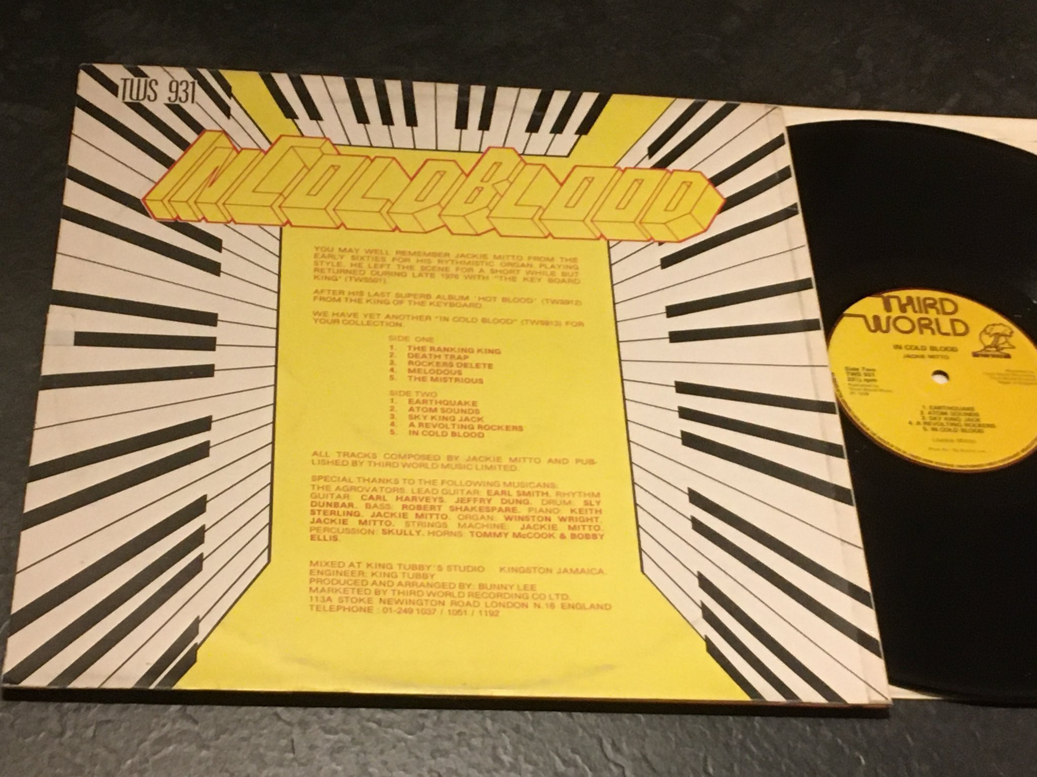 Omslagsbild för skivan JACKIE MITTOO In Cold Blood LP -78 UK THIRD WORLD TWS 931