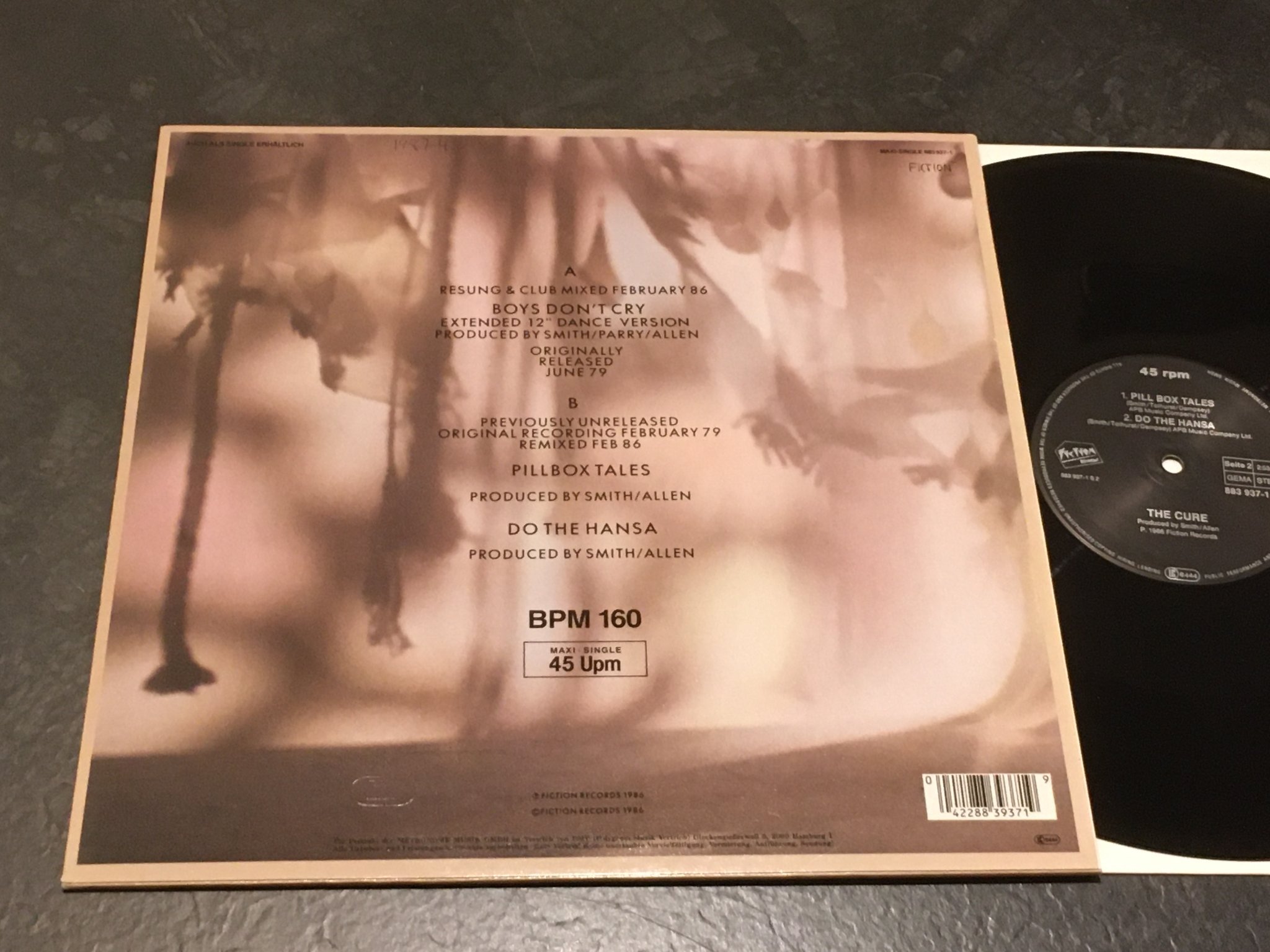 Omslagsbild för skivan THE CURE boy’s don’t cry 12”single -86 POLYDOR 883 937-1