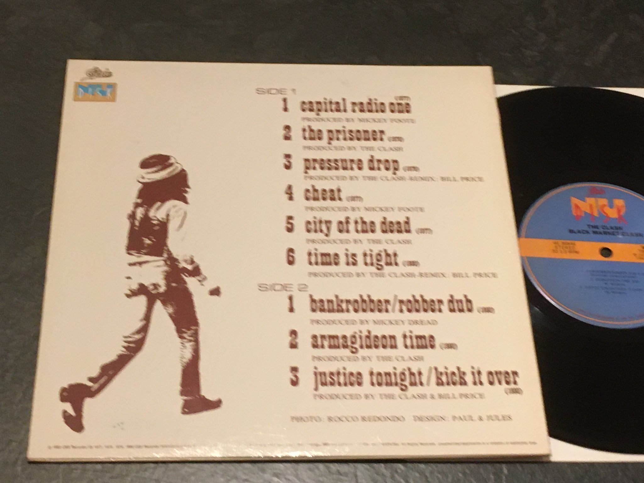 Omslagsbild för skivan THE CLASH black market clash 10”LP -80 US EPIC / NU DISK 4E 36846