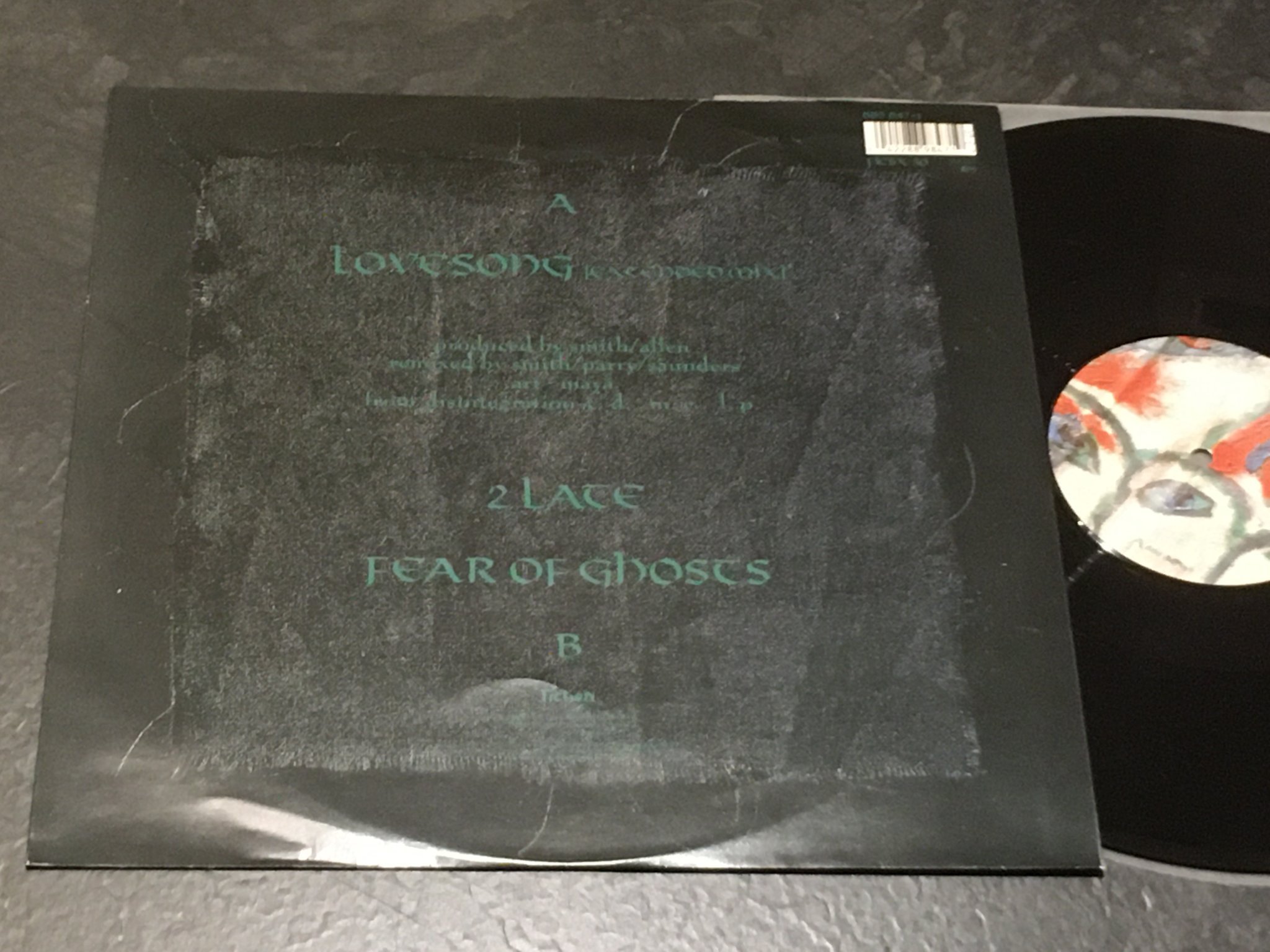 Omslagsbild för skivan THE CURE lovesong 12”single -89 FICTION 889 847-1