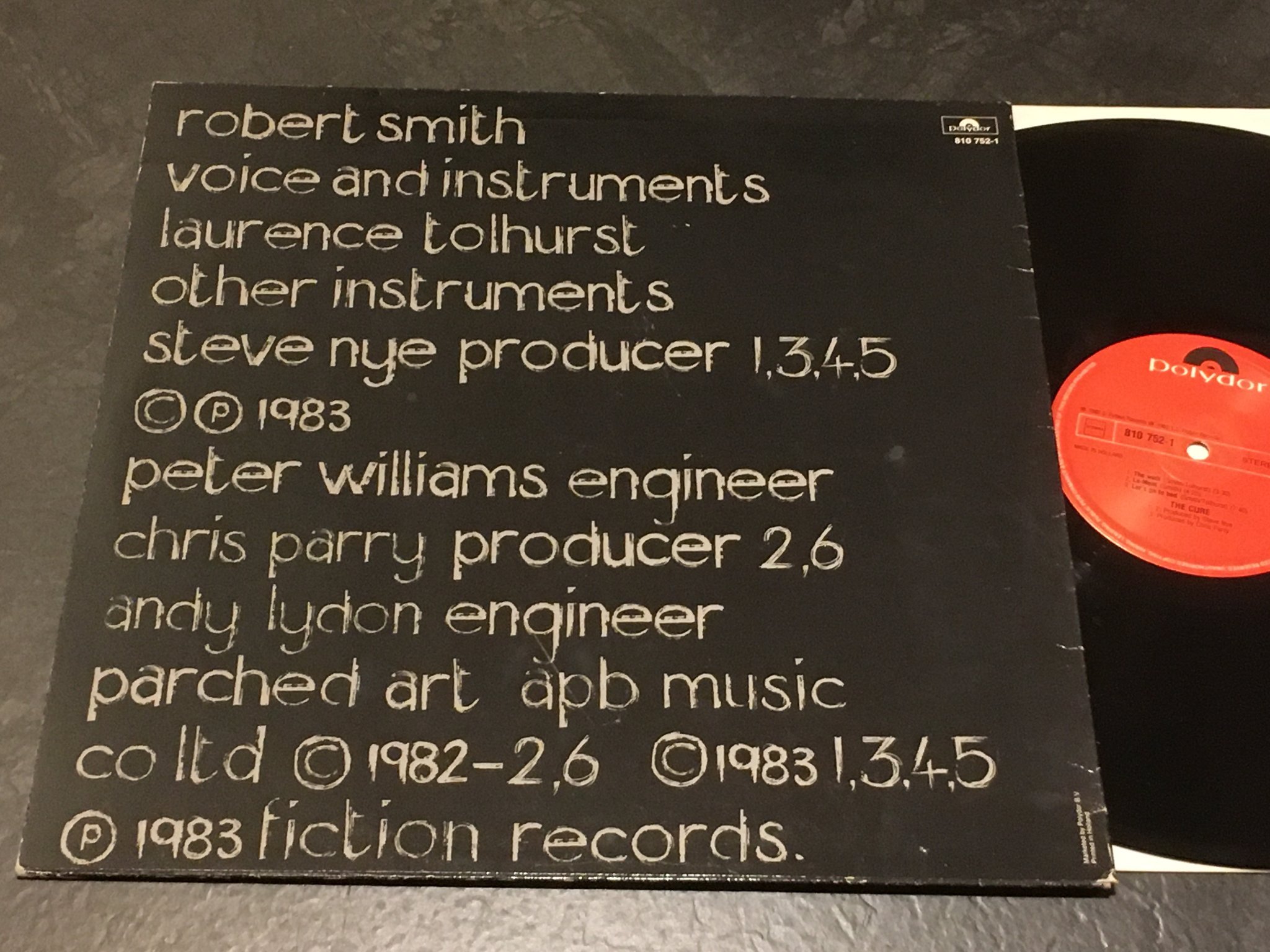 Omslagsbild för skivan THE CURE the walk LP -84 Hol POLYDOR 823 682-1