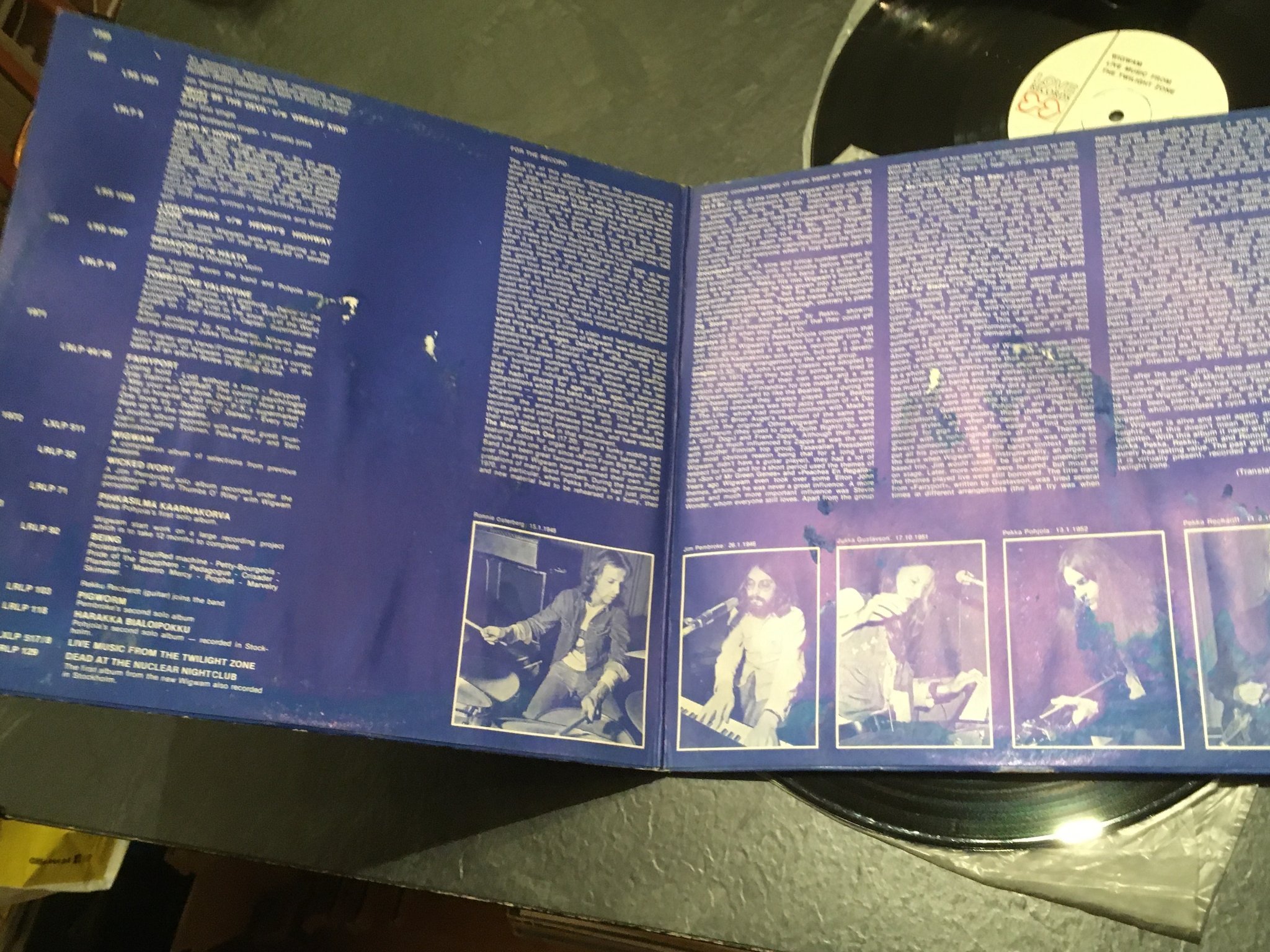 Omslagsbild för skivan WIGWAM live: music from the twilight zone 2xLP -75 Finland LOVE LXLP 517/518