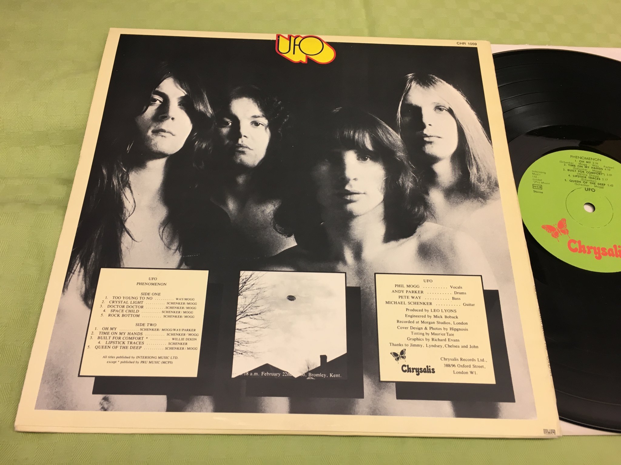 Omslagsbild för skivan UFO phenomenon LP -74 Swe CHRYSALIS CHR 1059