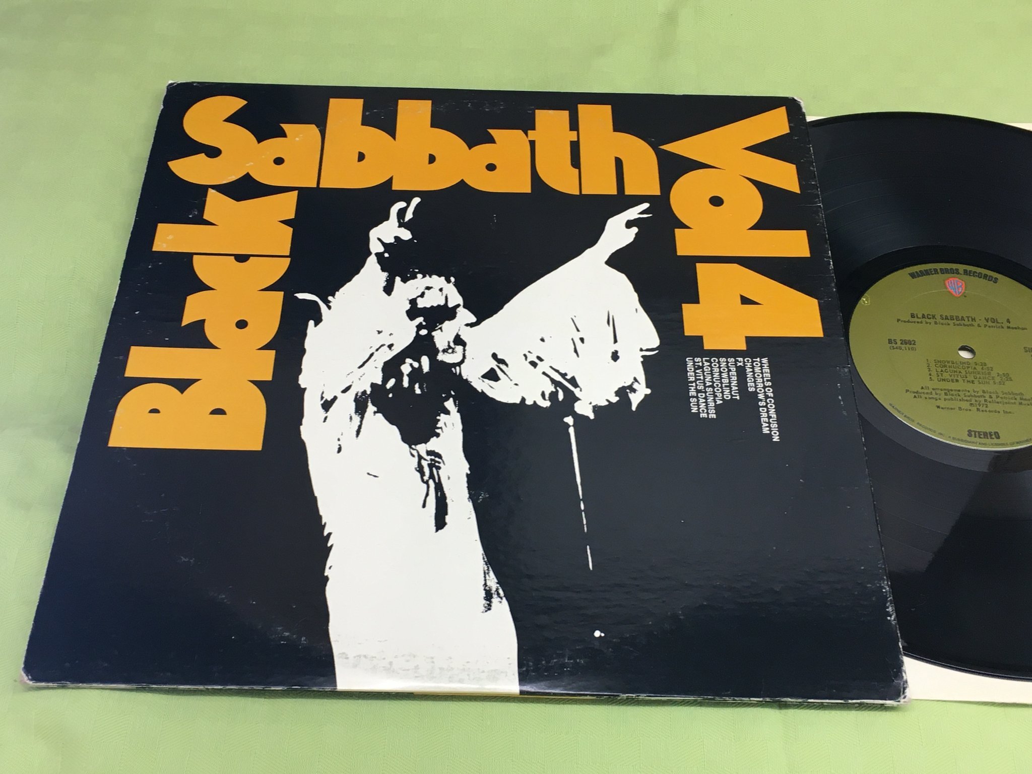 Omslagsbild för skivan BLACK SABBATH vol 4 LP -72 US WARNER BROS BS 2602