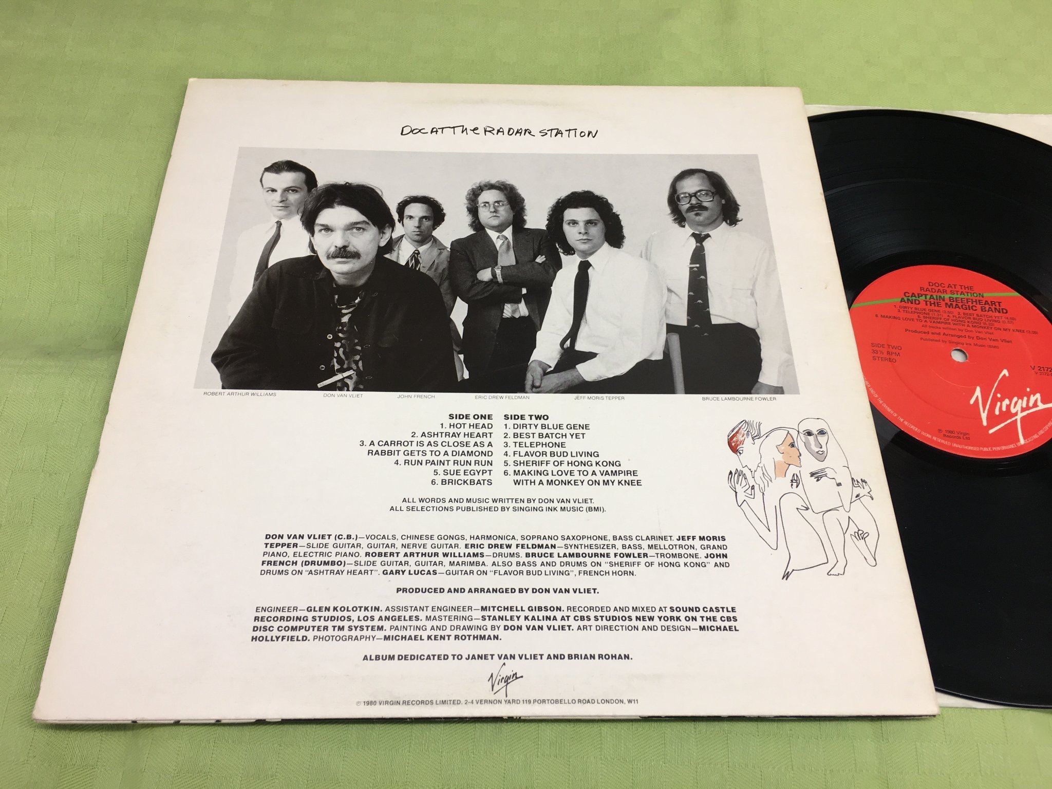 Omslagsbild för skivan DOC AT THE RADAR STATION S/T LP -80 UK VIRGIN V2172