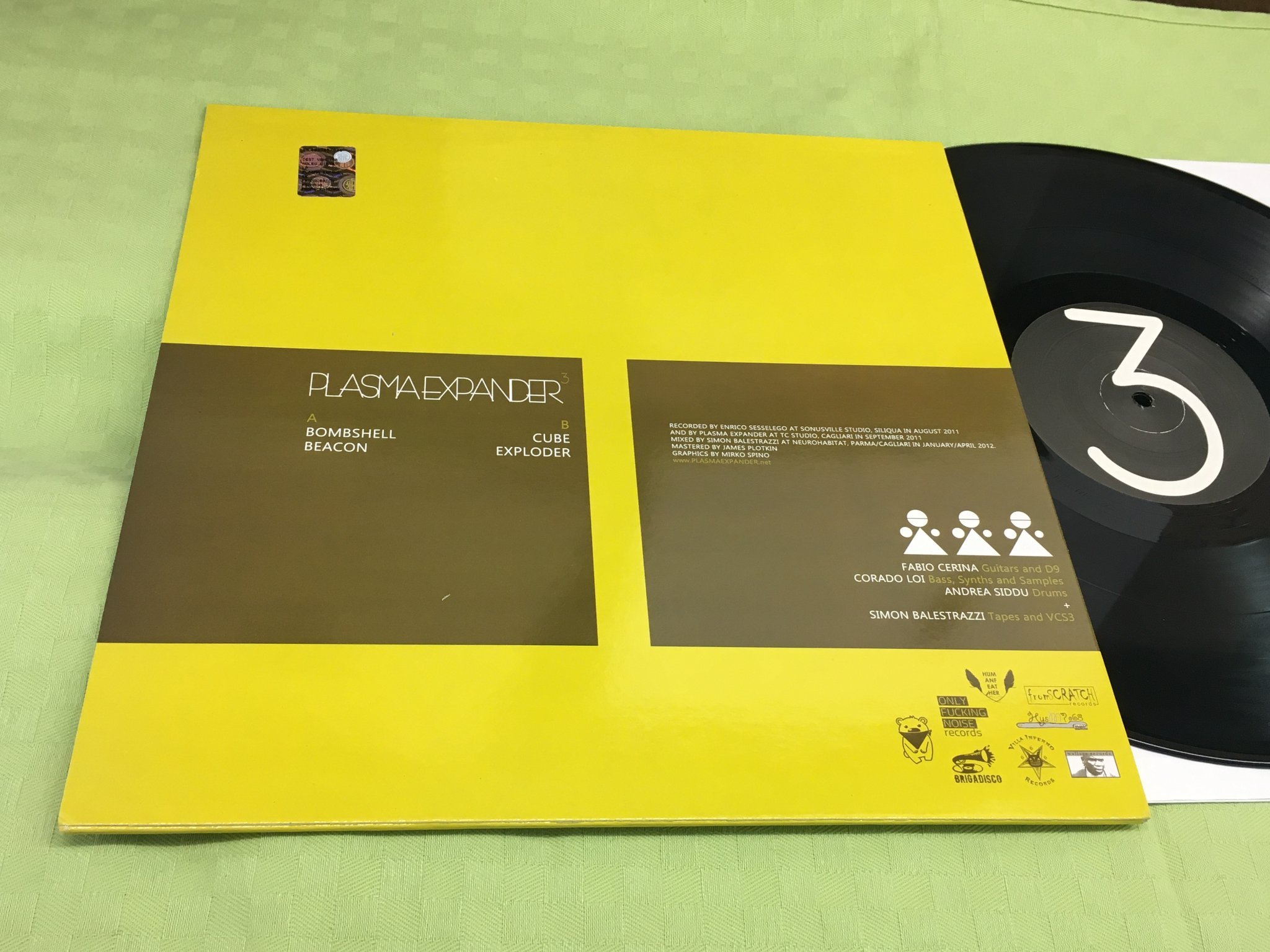 Omslagsbild för skivan PLASMA EXPANDER 3 LP 2012 psychedelic 